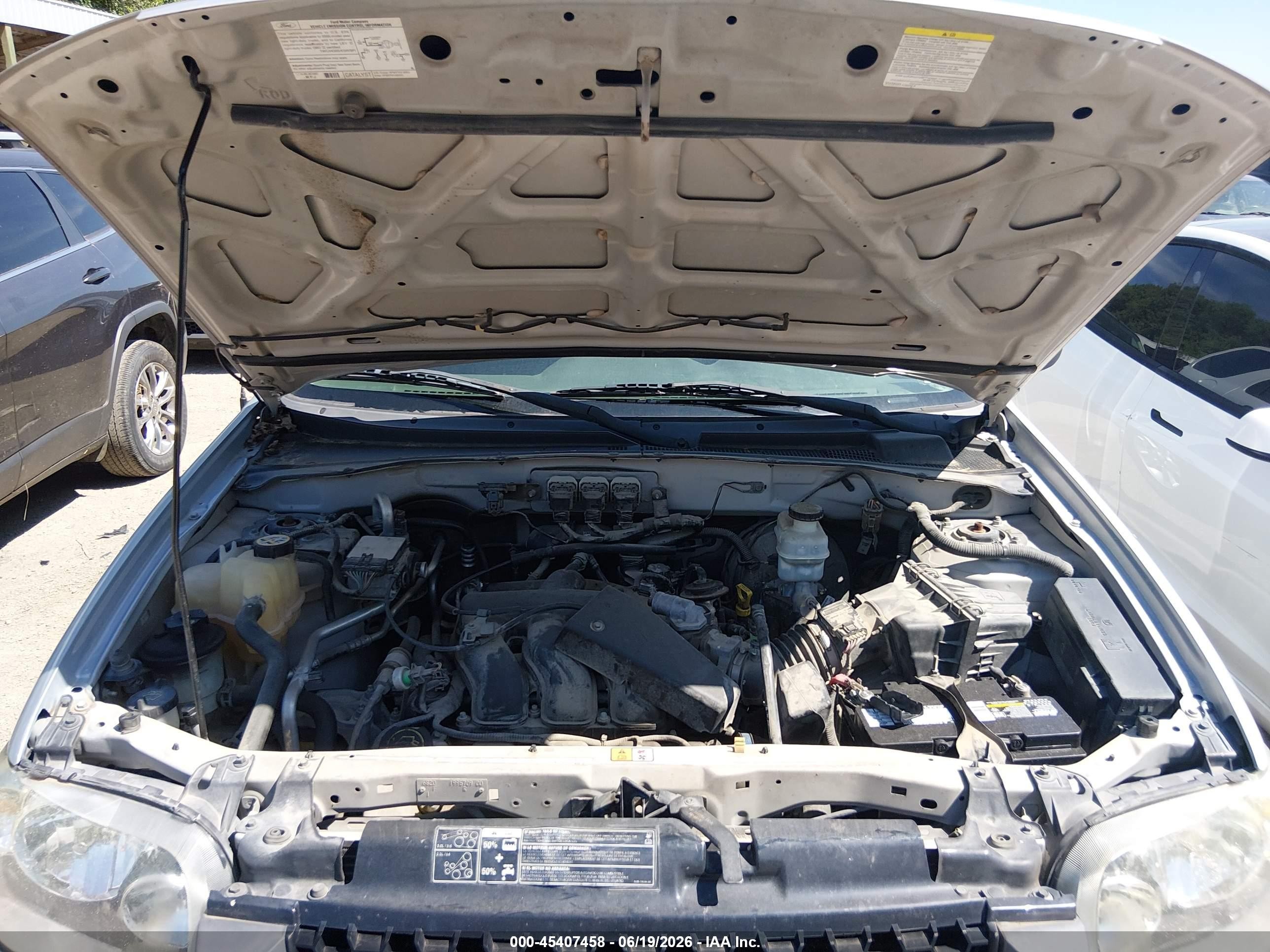 2005 Ford Escape Xlt Silver vin: 1FMYU931X5KD62215