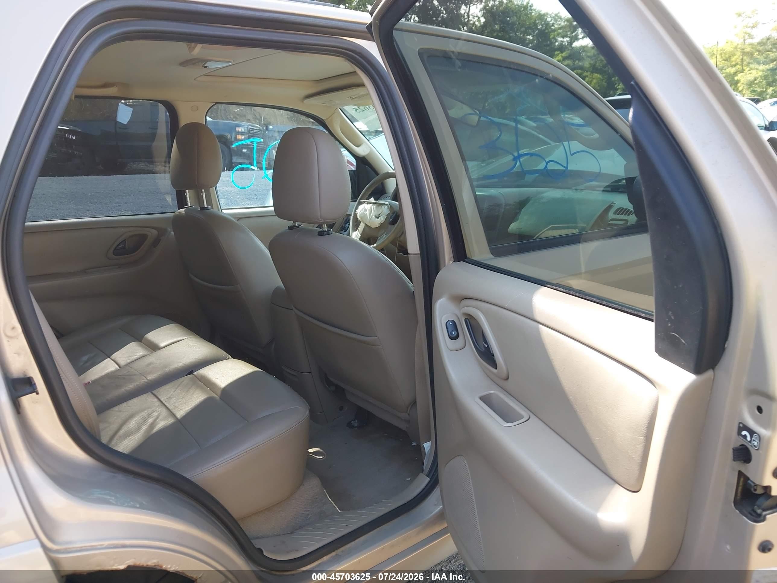 2007 Ford Escape Limited Beige vin: 1FMYU94117KA15244