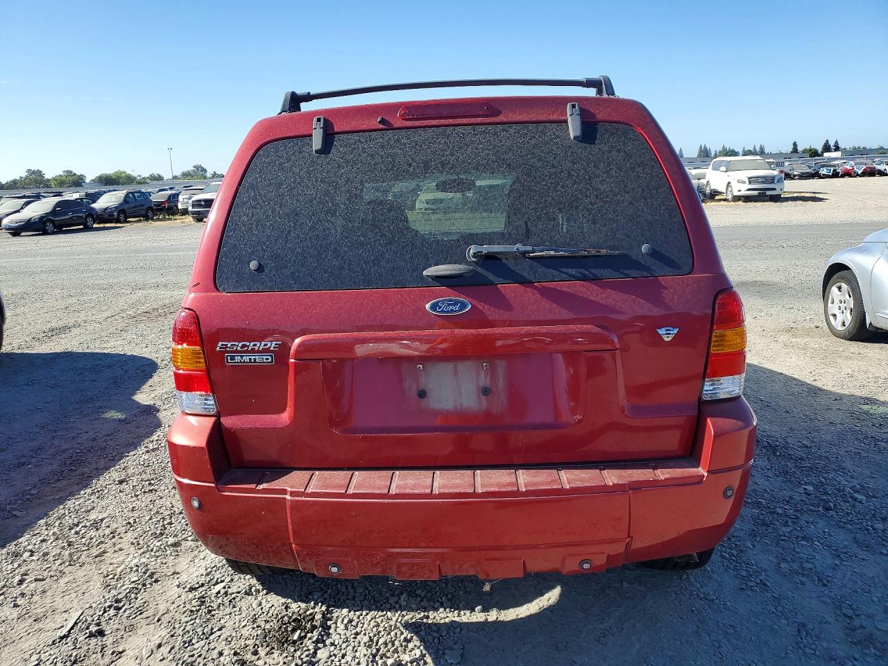 2005 Ford Escape Limited Red vin: 1FMYU94175KD29445