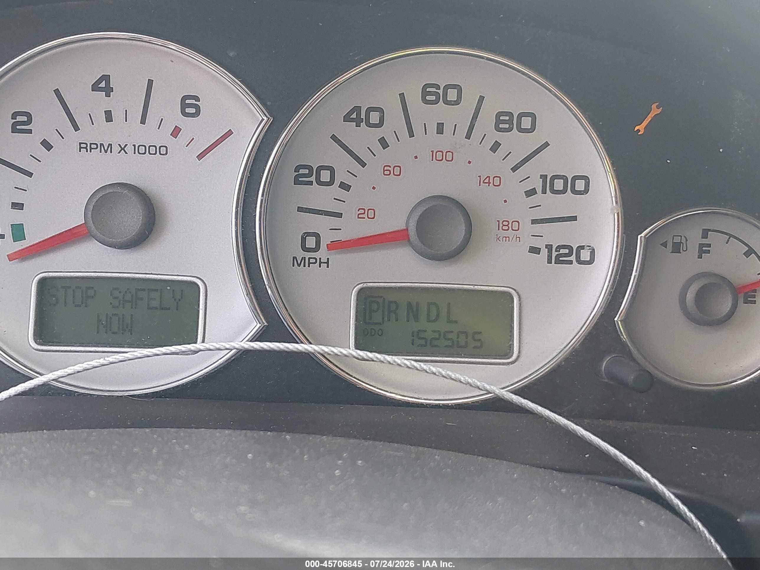 2006 Ford Escape Hybrid   White vin: 1FMYU95H06KC73538