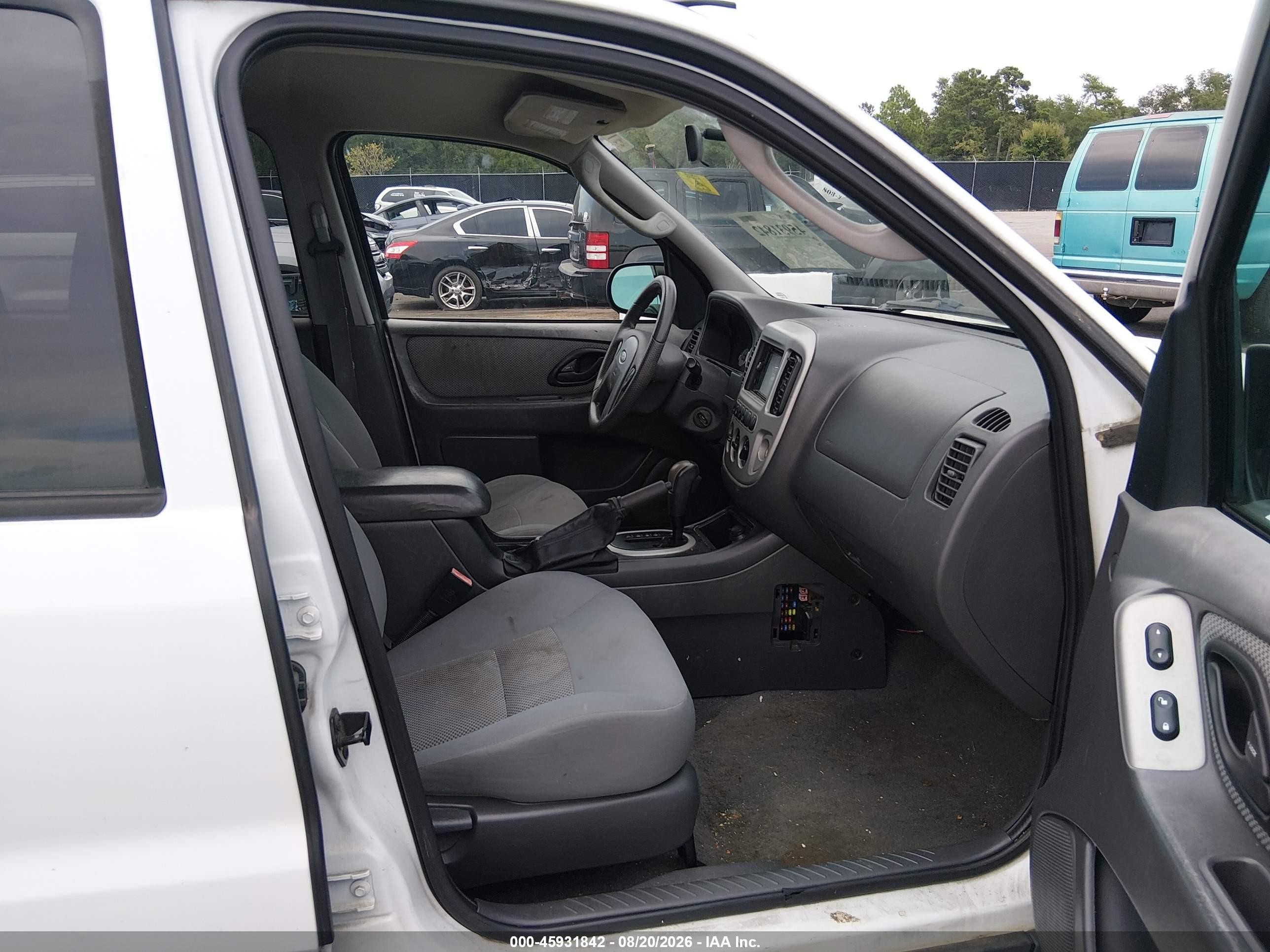 2005 Ford Escape Hybrid White vin: 1FMYU96H45KD90780