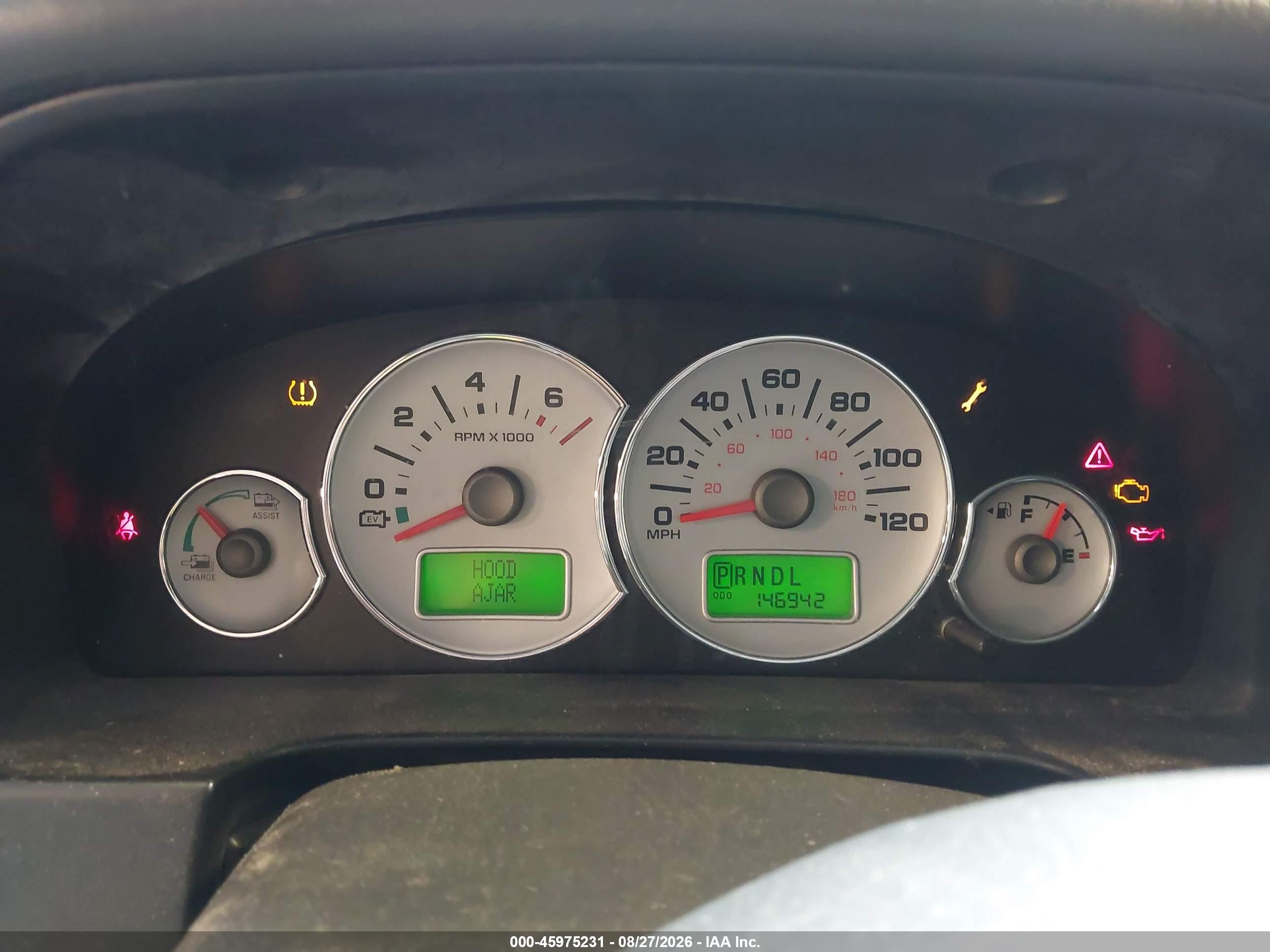 2006 Ford Escape Hybrid   White vin: 1FMYU96HX6KC63663