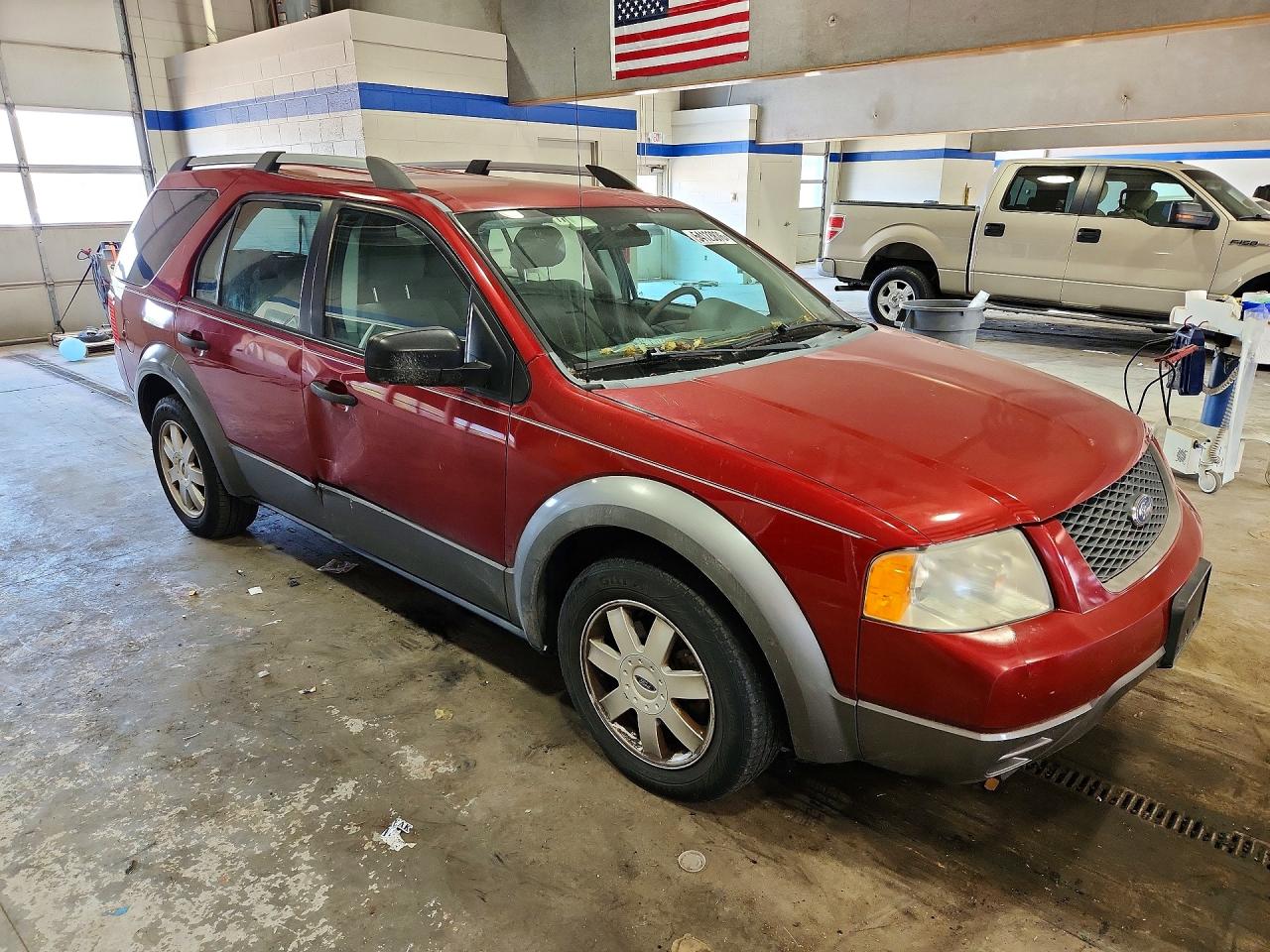 2006 Ford Freestyle Se Red vin: 1FMZK01106GA04585