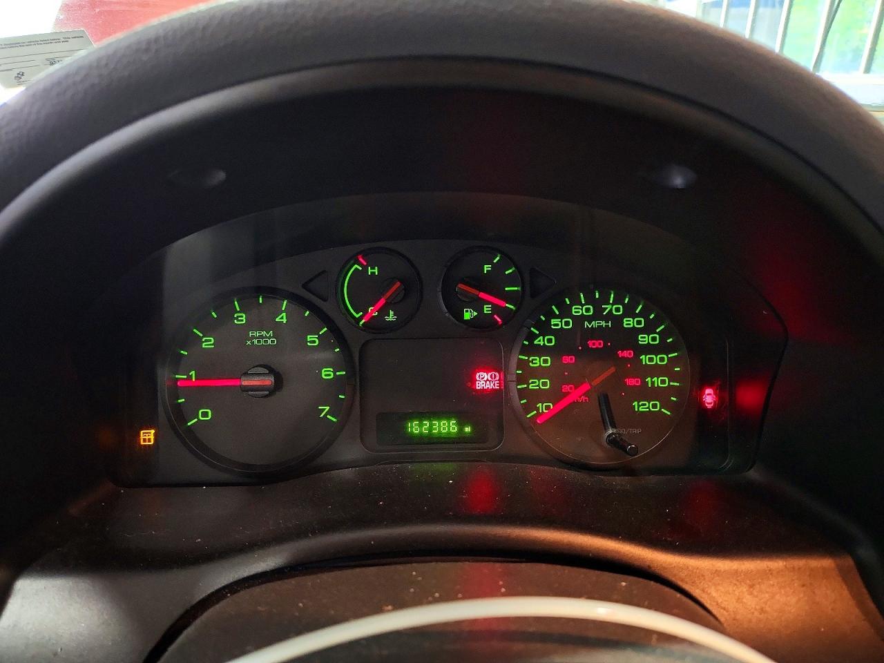 2006 Ford Freestyle Se Red vin: 1FMZK01106GA04585