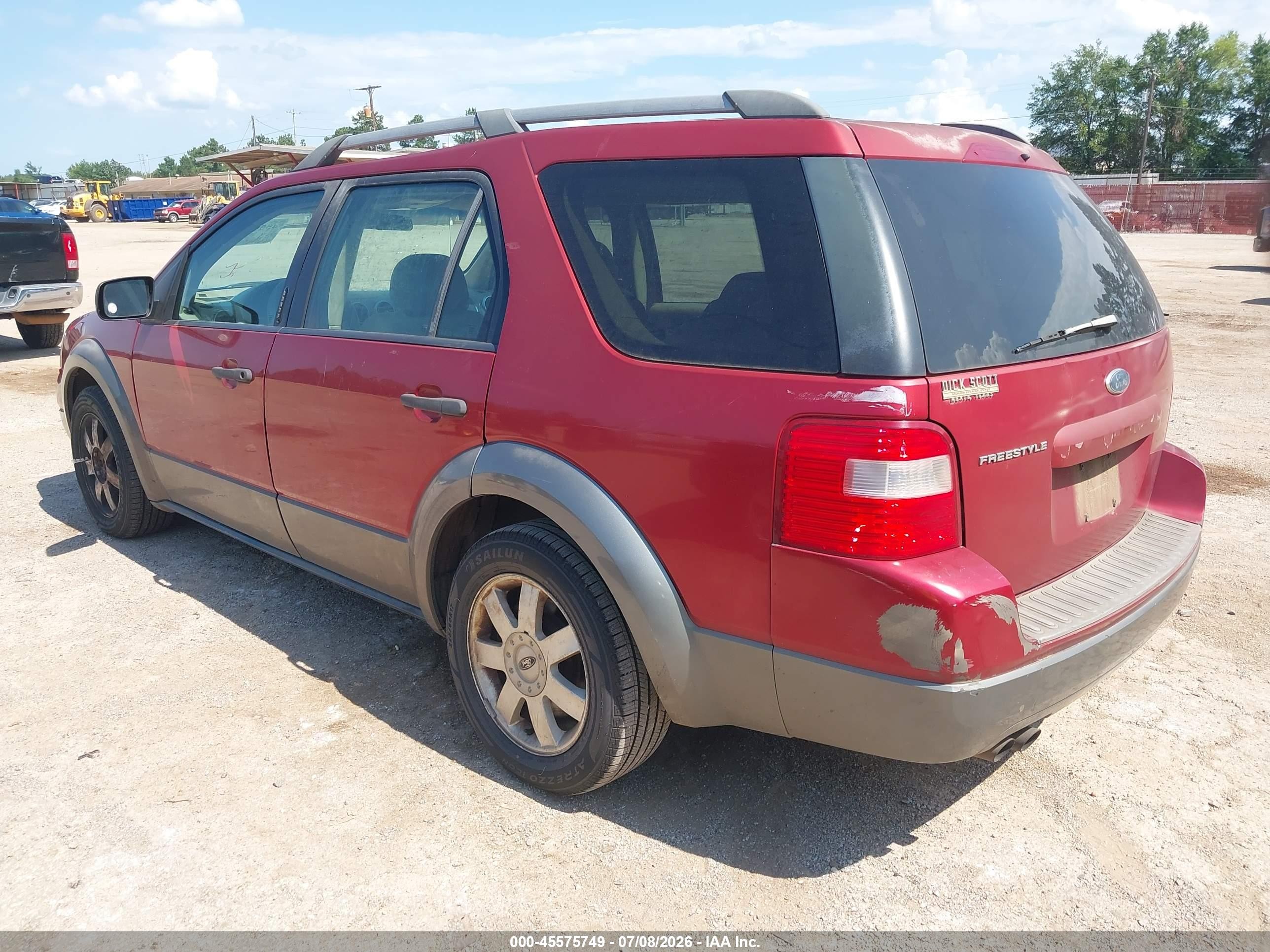 2005 Ford Freestyle Se Red vin: 1FMZK01115GA31552