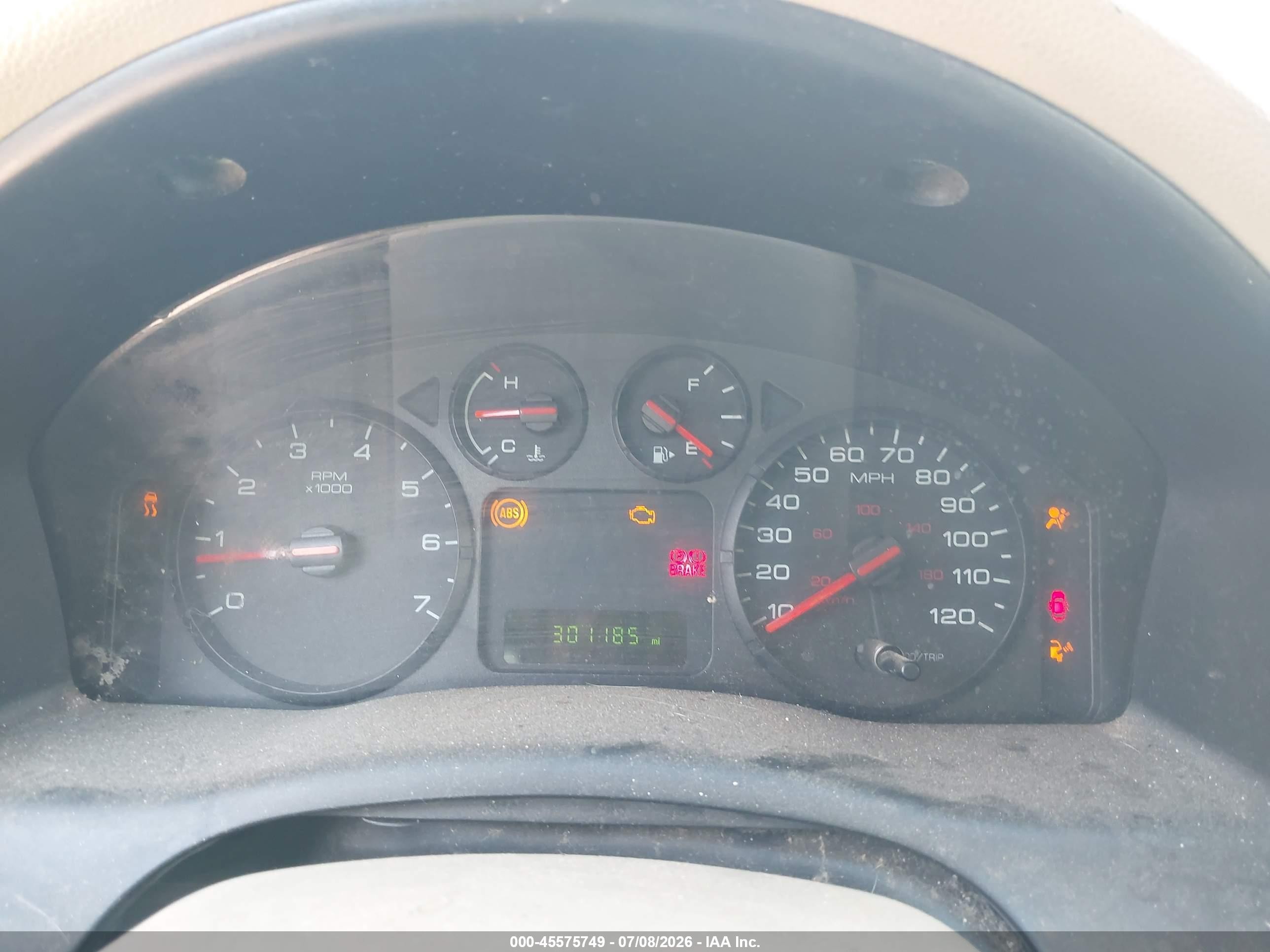 2005 Ford Freestyle Se Red vin: 1FMZK01115GA31552