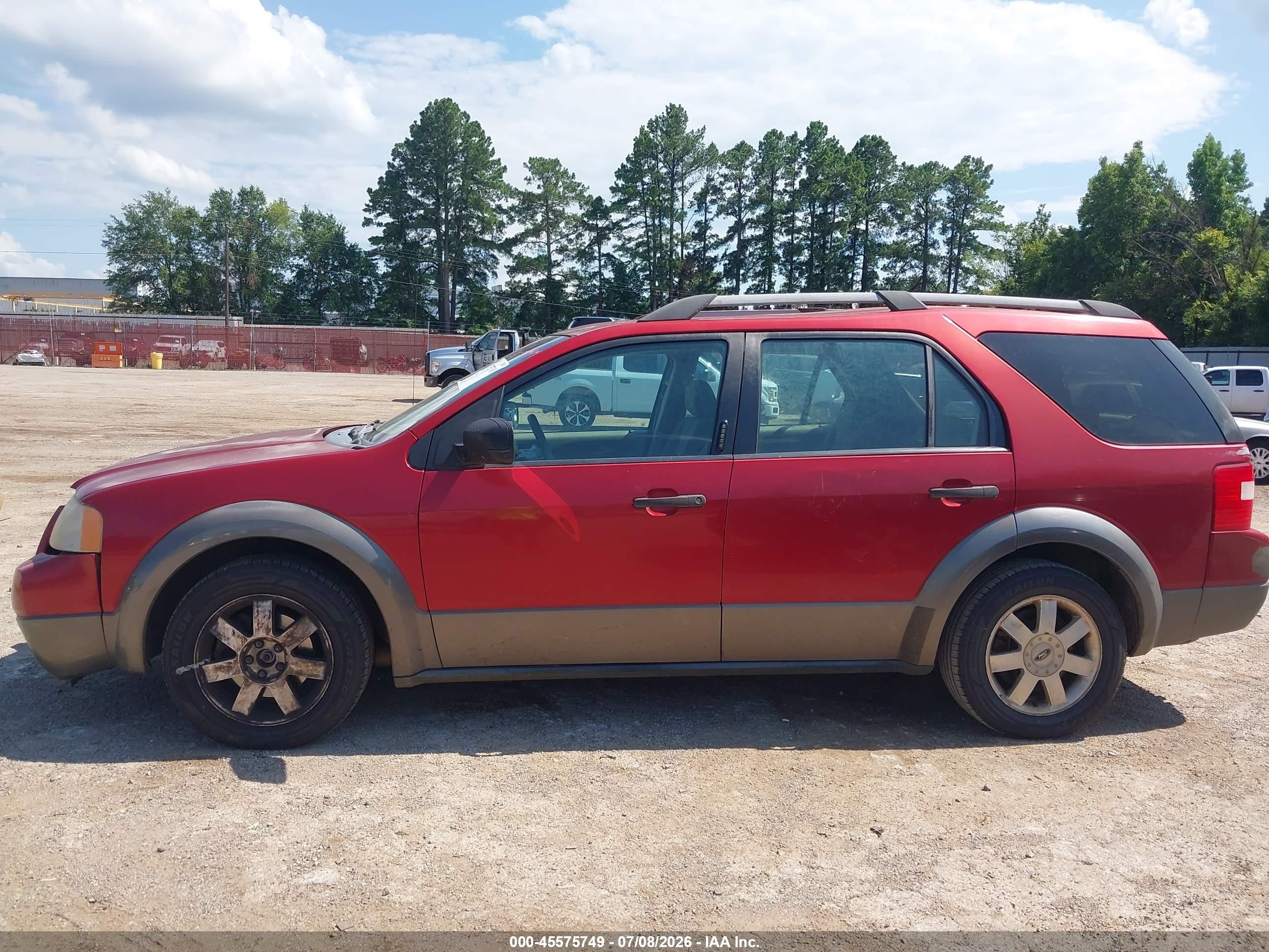 2005 Ford Freestyle Se Red vin: 1FMZK01115GA31552