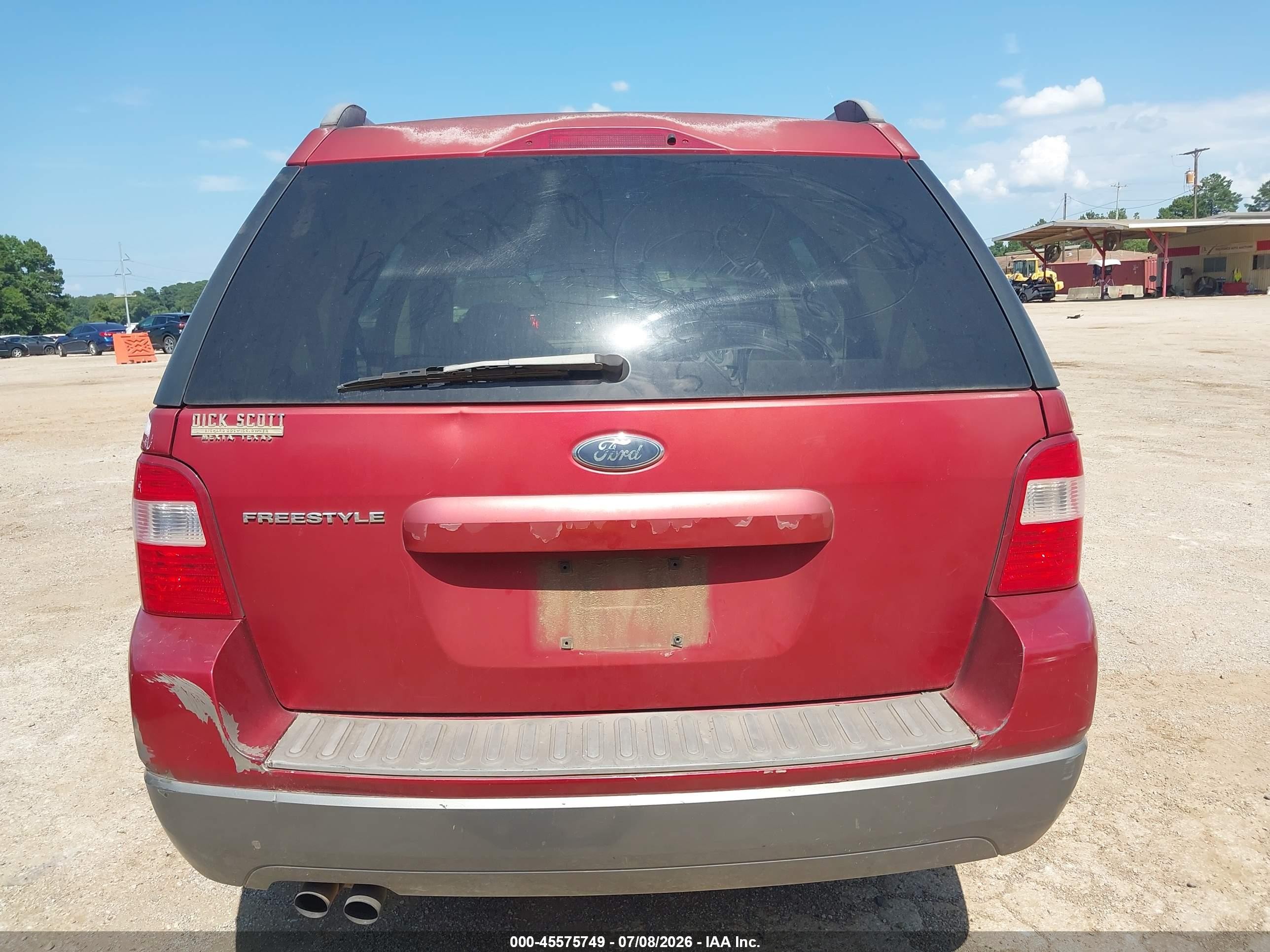 2005 Ford Freestyle Se Red vin: 1FMZK01115GA31552