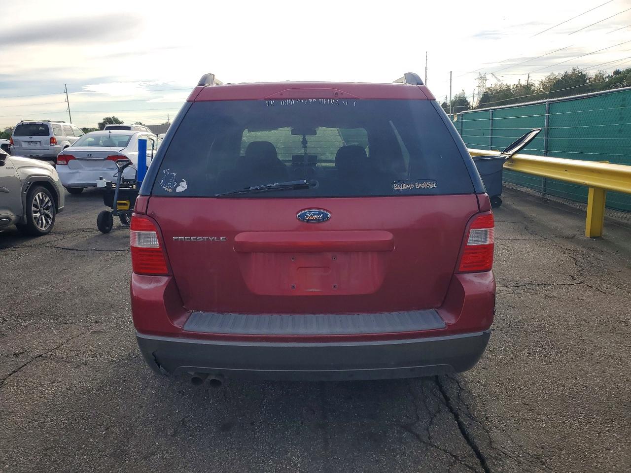 2006 Ford Freestyle Se Красный vin: 1FMZK01126GA44344