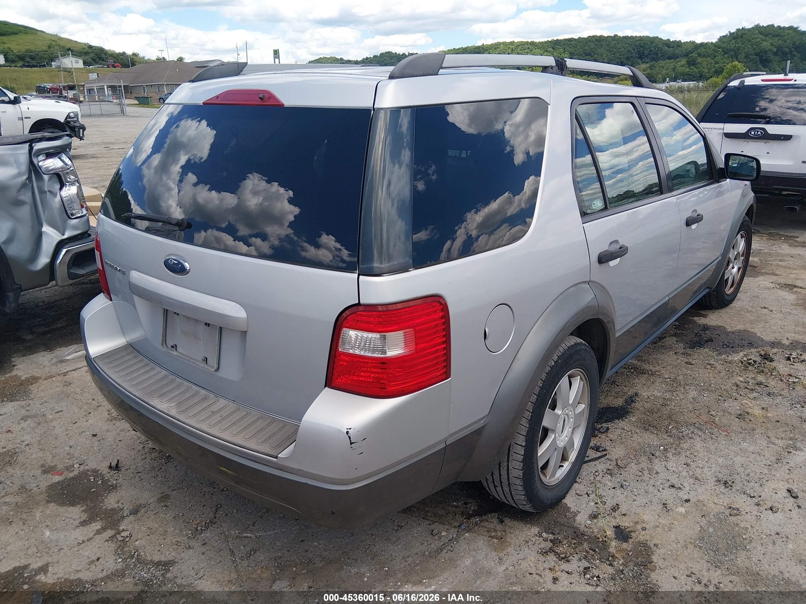 2005 Ford Freestyle Se Серебряный vin: 1FMZK01135GA17295