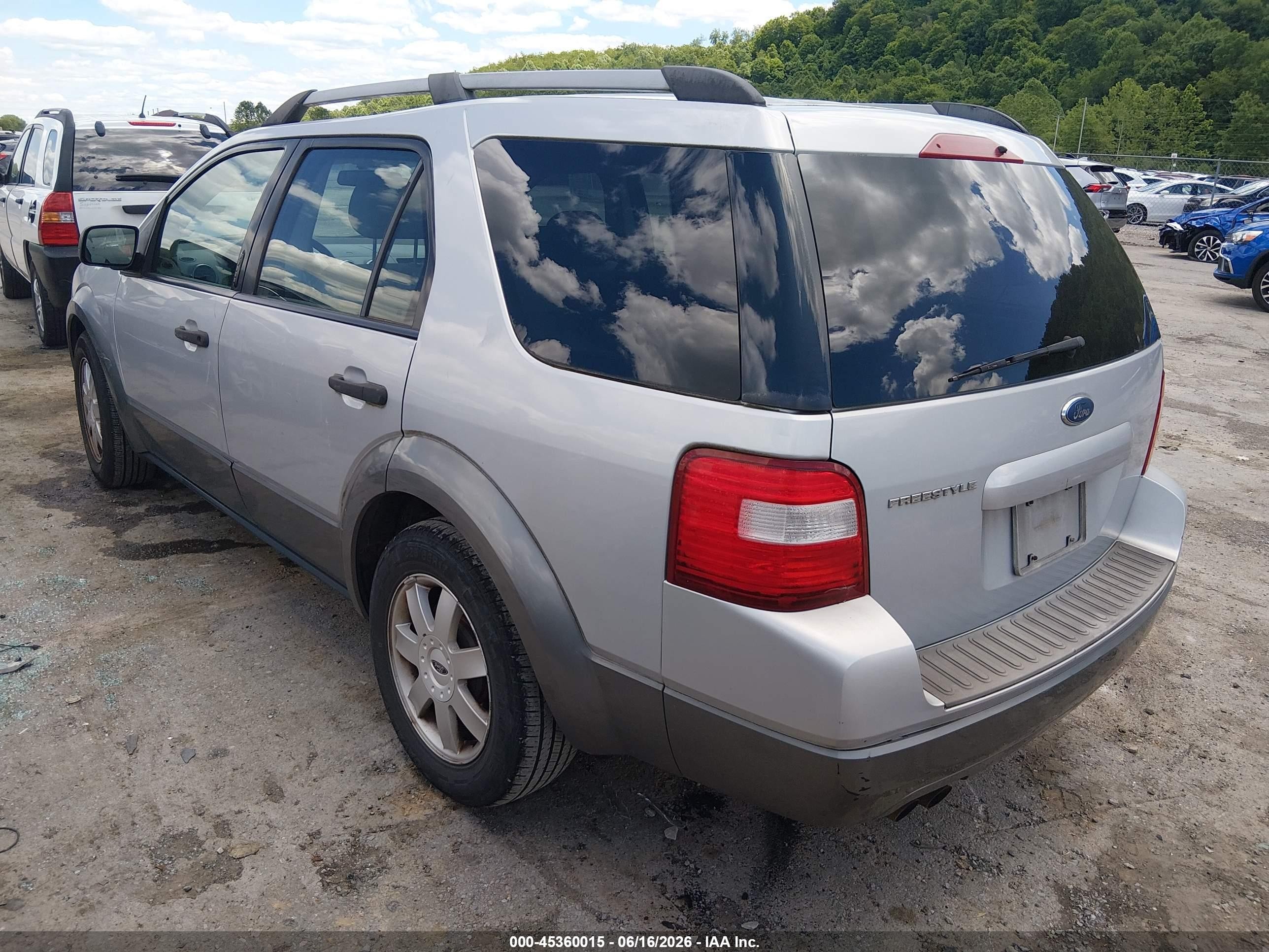 2005 Ford Freestyle Se Серебряный vin: 1FMZK01135GA17295