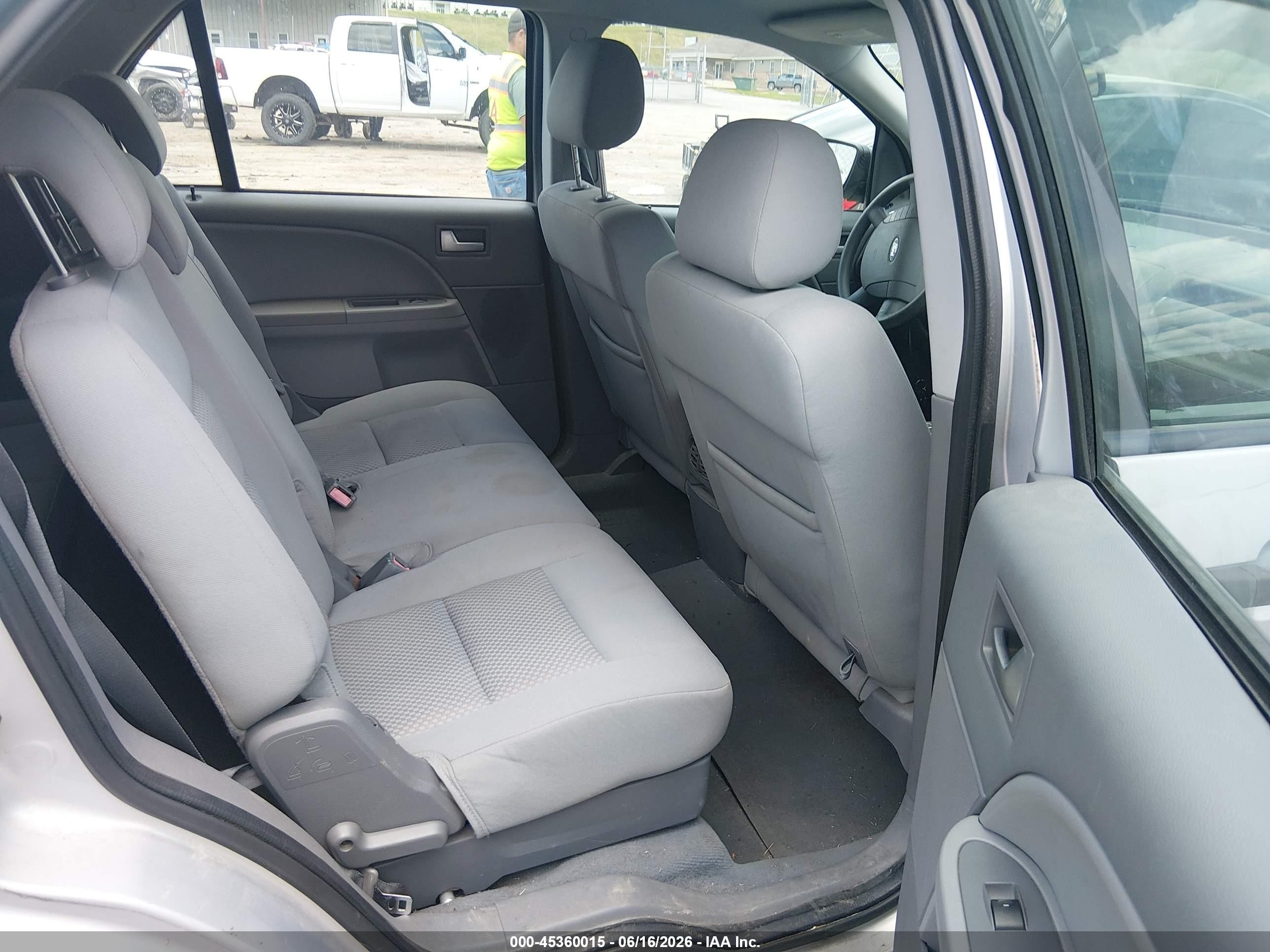 2005 Ford Freestyle Se Серебряный vin: 1FMZK01135GA17295