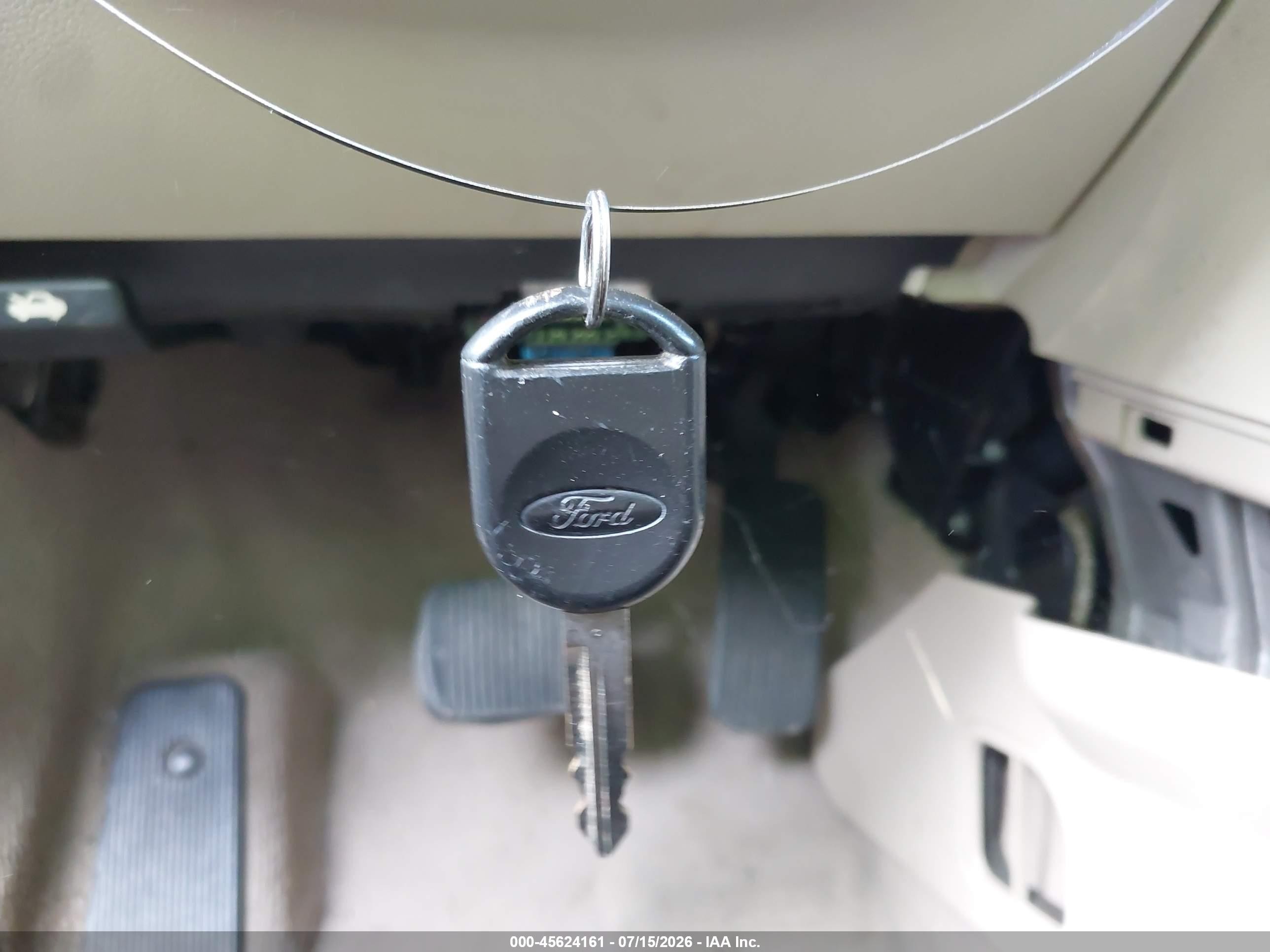 2005 Ford Freestyle Se Tan vin: 1FMZK01135GA40267
