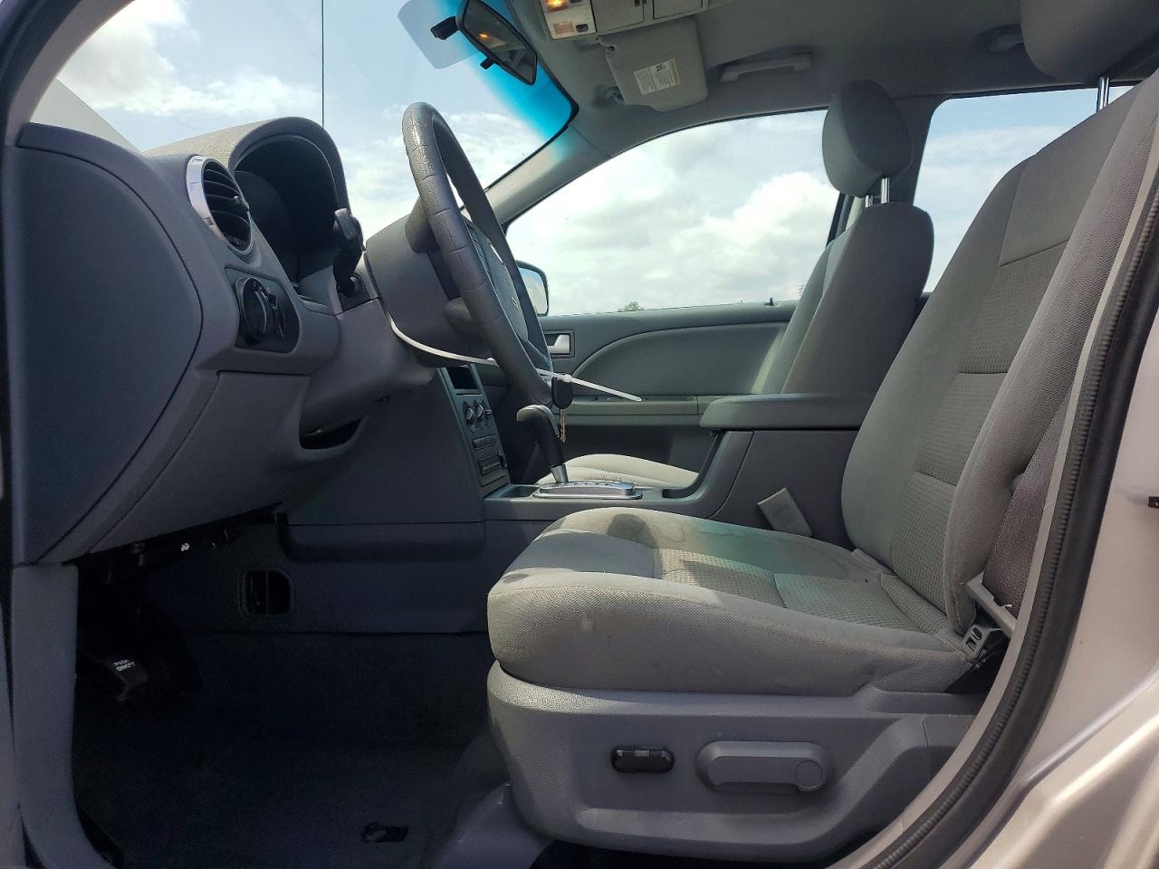 2006 Ford Freestyle Se Silver vin: 1FMZK01176GA44159