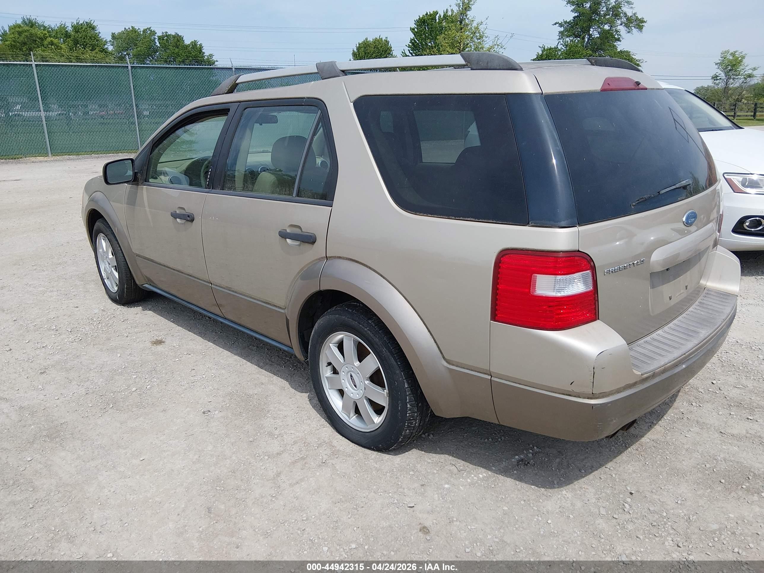2005 Ford Freestyle Se Gold vin: 1FMZK01195GA31427