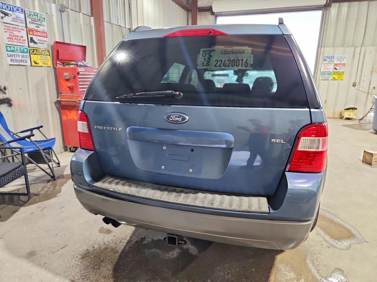 2005 Ford Freestyle Sel Blue vin: 1FMZK02135GA75440