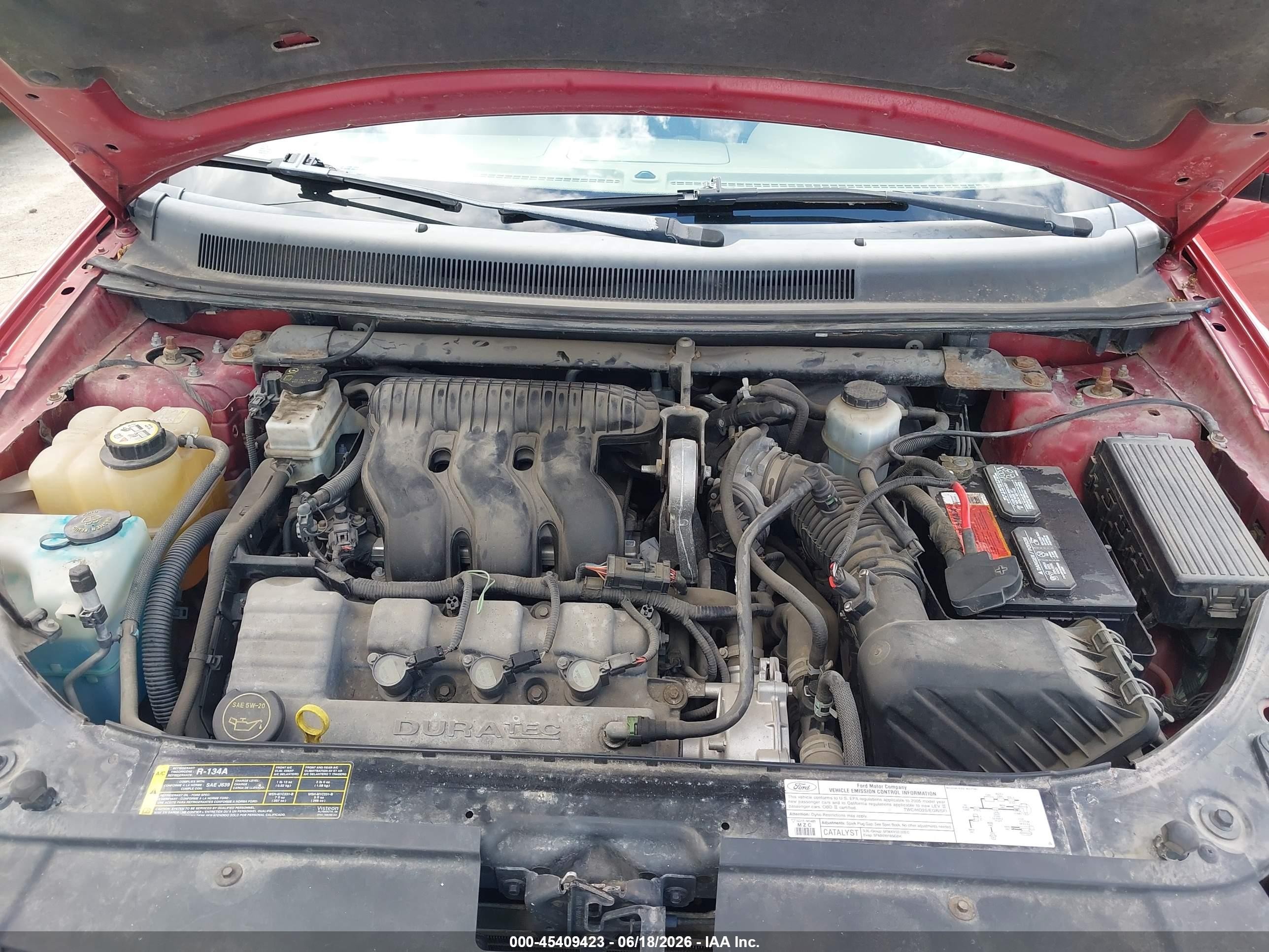 2005 Ford Freestyle Sel Red vin: 1FMZK02155GA31682