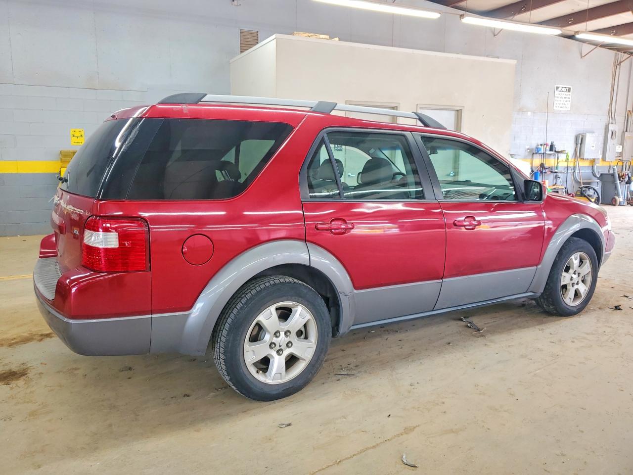 2007 Ford Freestyle Sel Red vin: 1FMZK02157GA00239