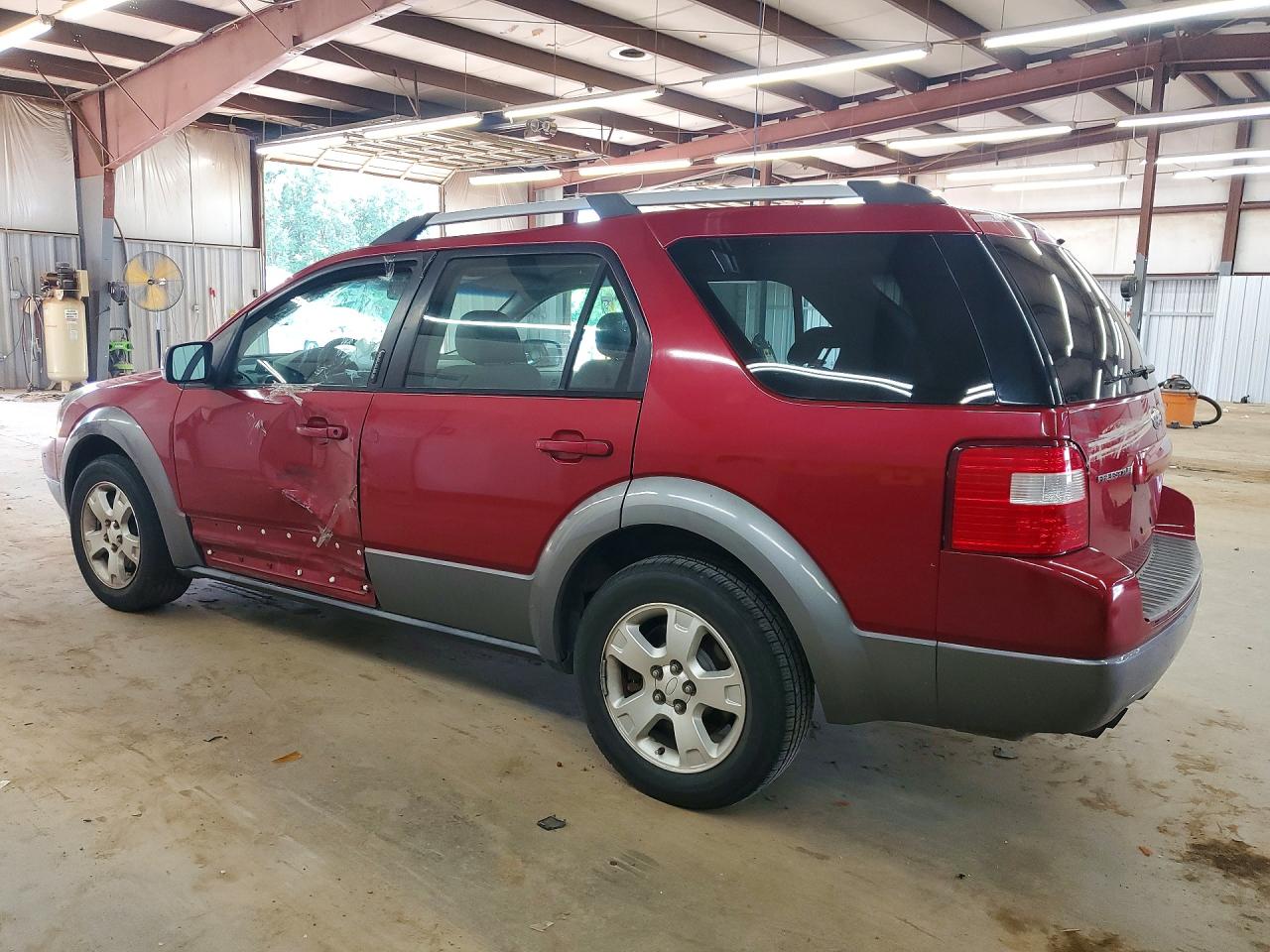 2007 Ford Freestyle Sel Red vin: 1FMZK02157GA00239