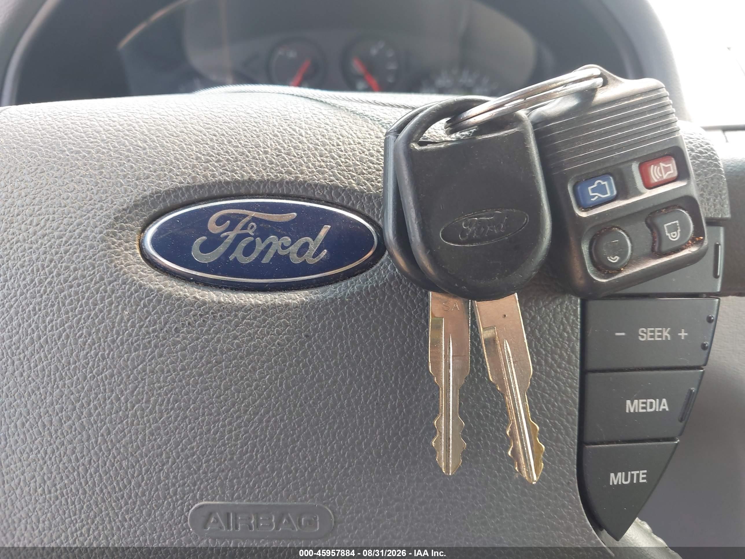 2005 Ford Freestyle Sel Белый vin: 1FMZK02185GA37444