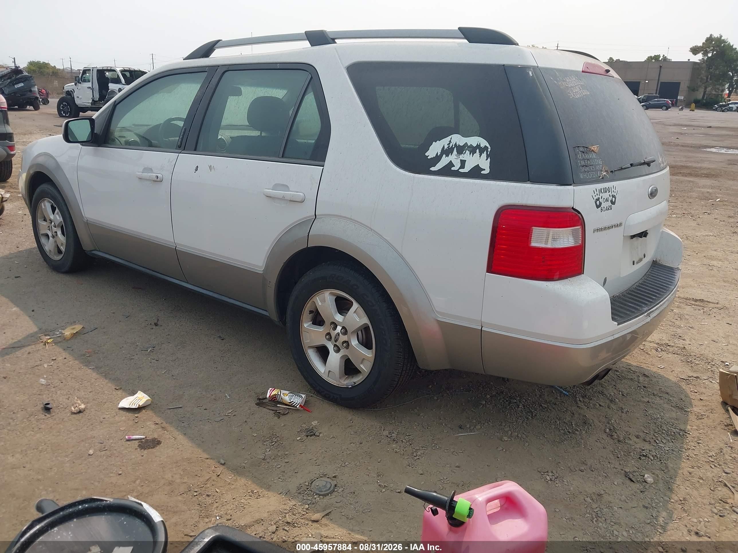 2005 Ford Freestyle Sel Белый vin: 1FMZK02185GA37444