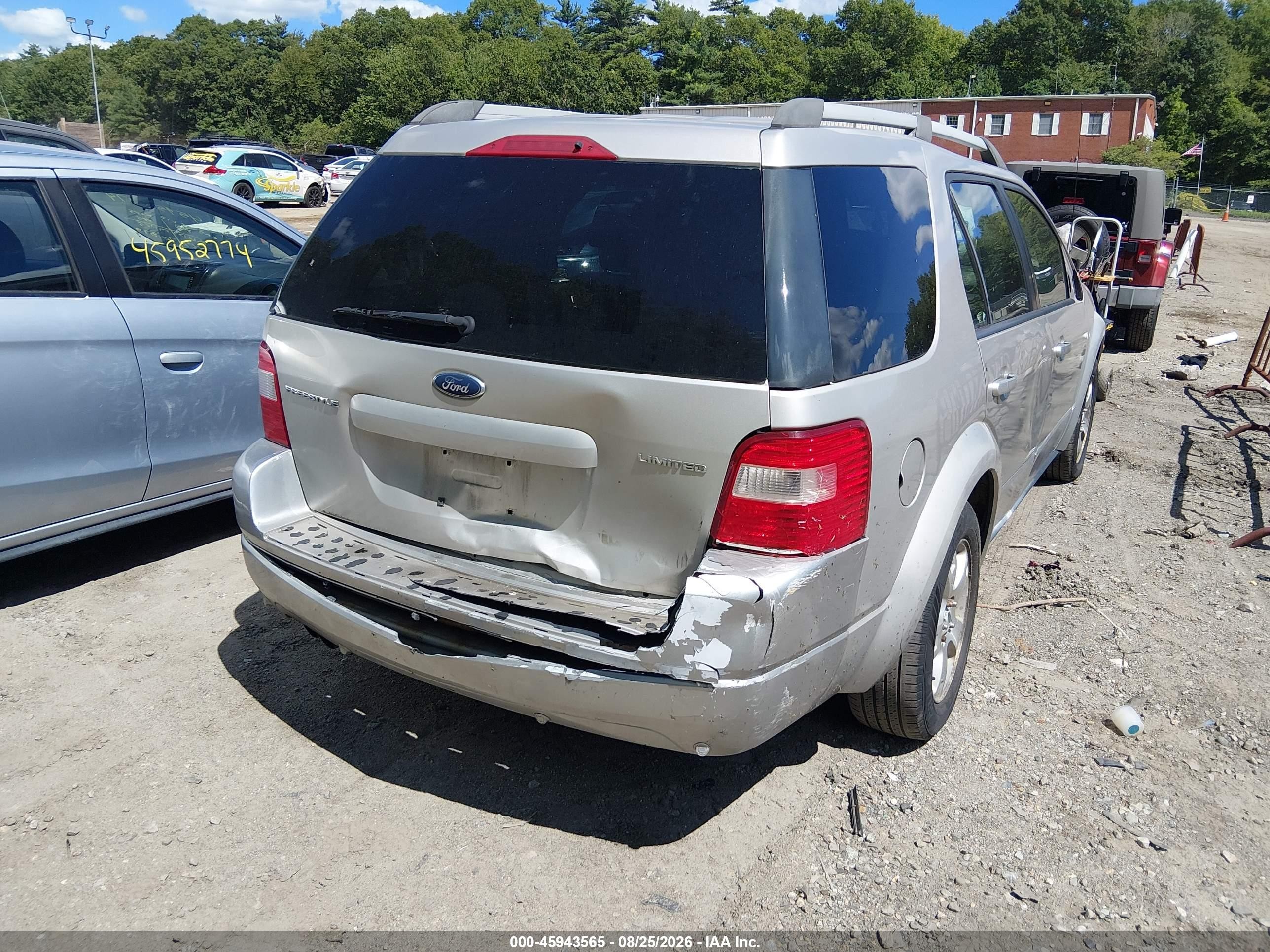 2006 Ford Freestyle Limited Silver vin: 1FMZK03106GA22596