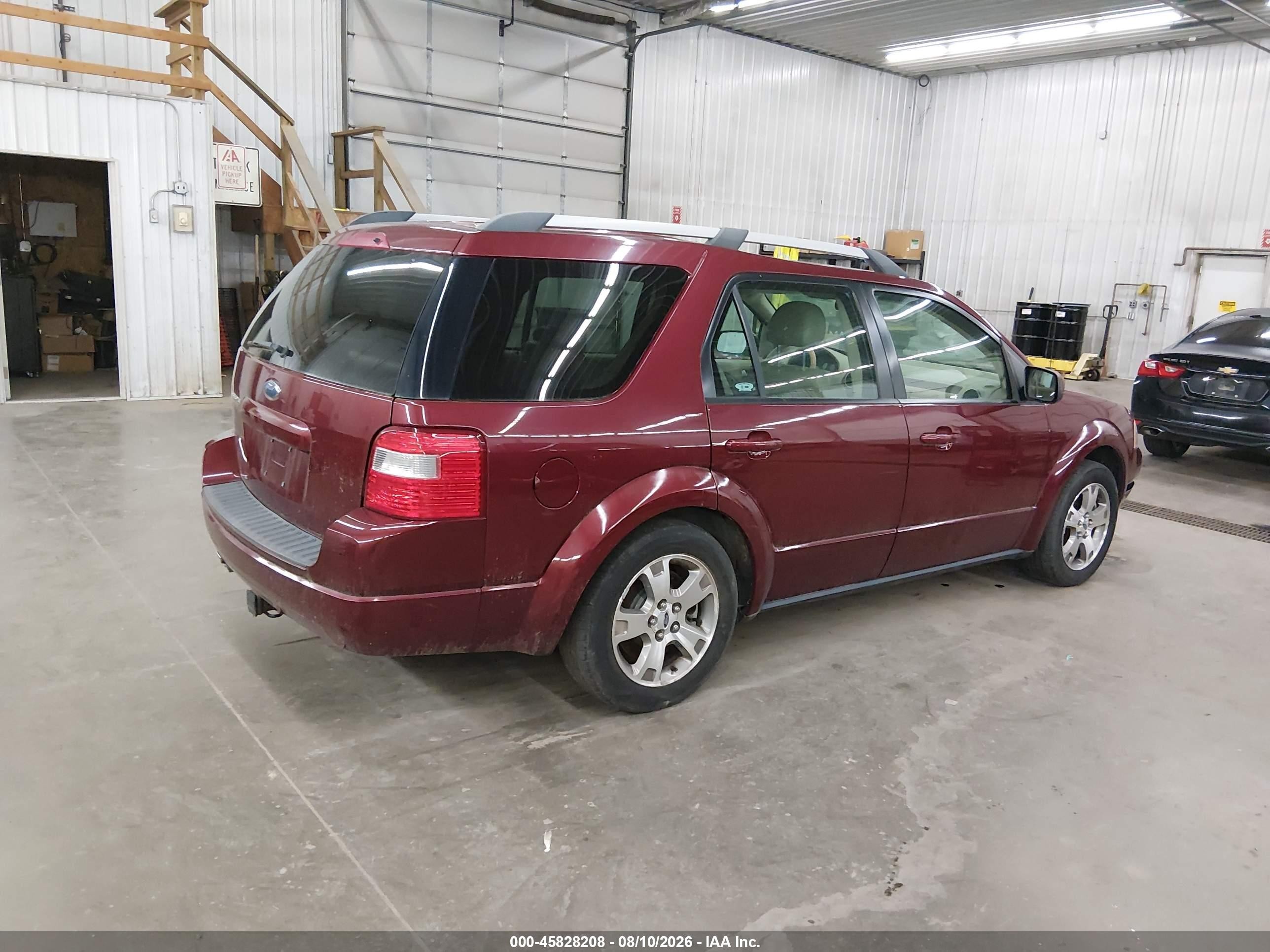 2005 Ford Freestyle Limited Red vin: 1FMZK031X5GA64420