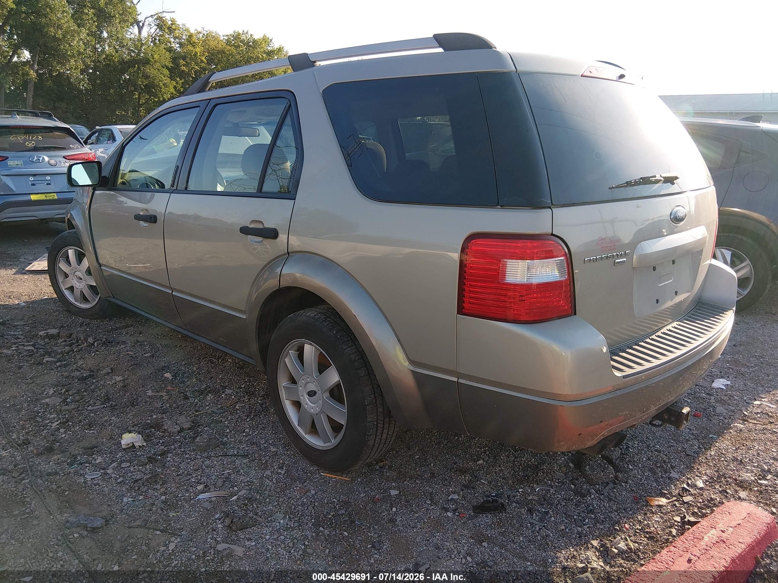 2005 Ford Freestyle Se Gold vin: 1FMZK04175GA22883