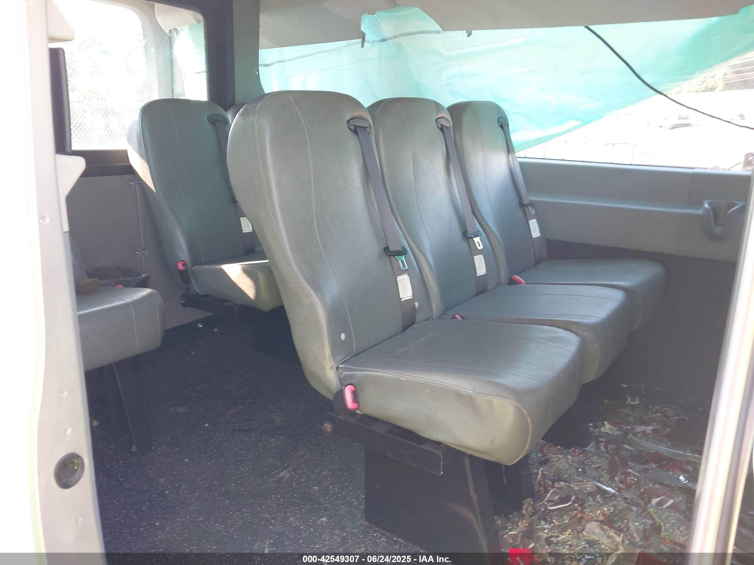 2017 Ford Transit-150 Xlt Silver vin: 1FMZK1CM0HKB50840