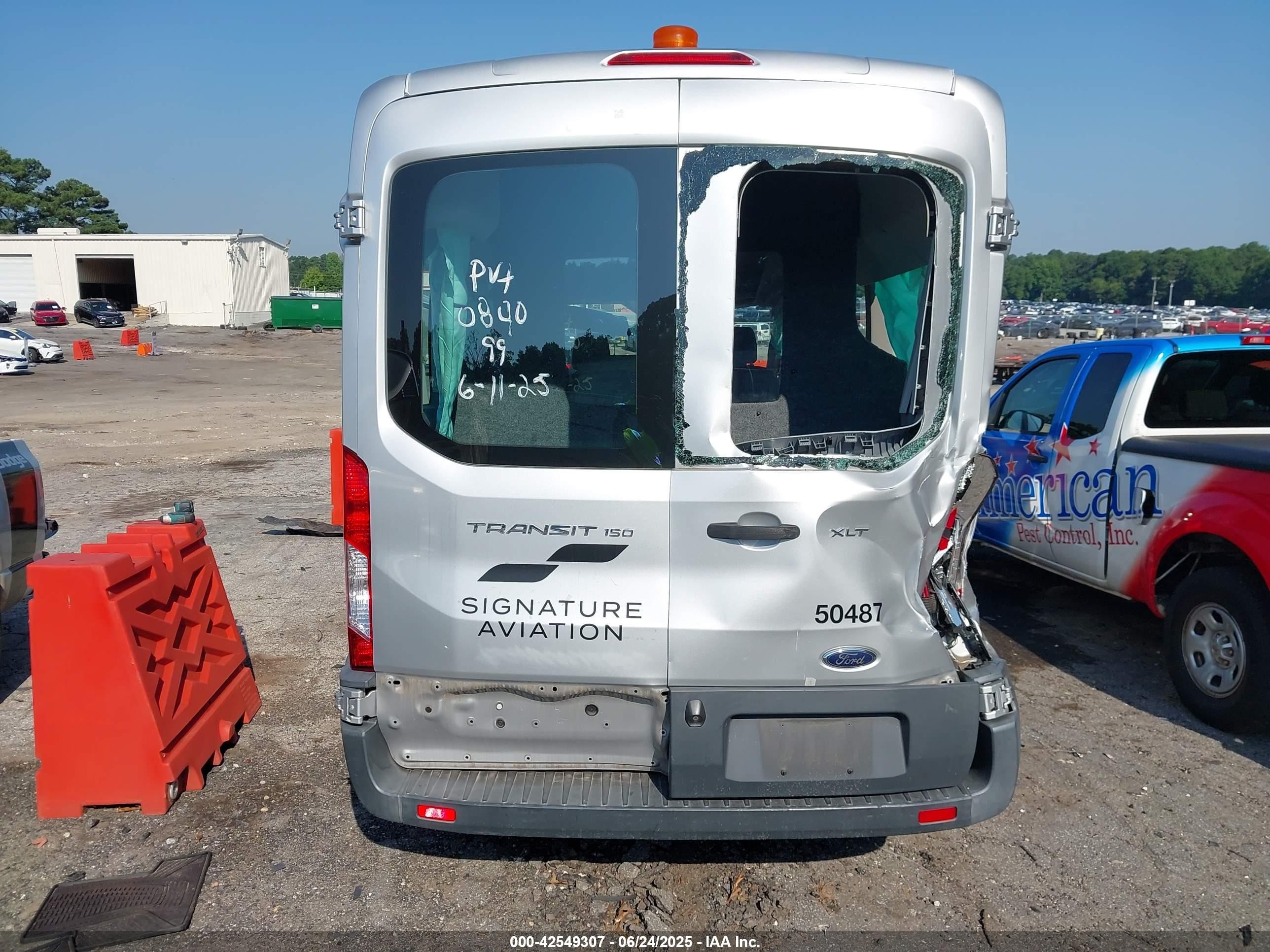 2017 Ford Transit-150 Xlt Silver vin: 1FMZK1CM0HKB50840