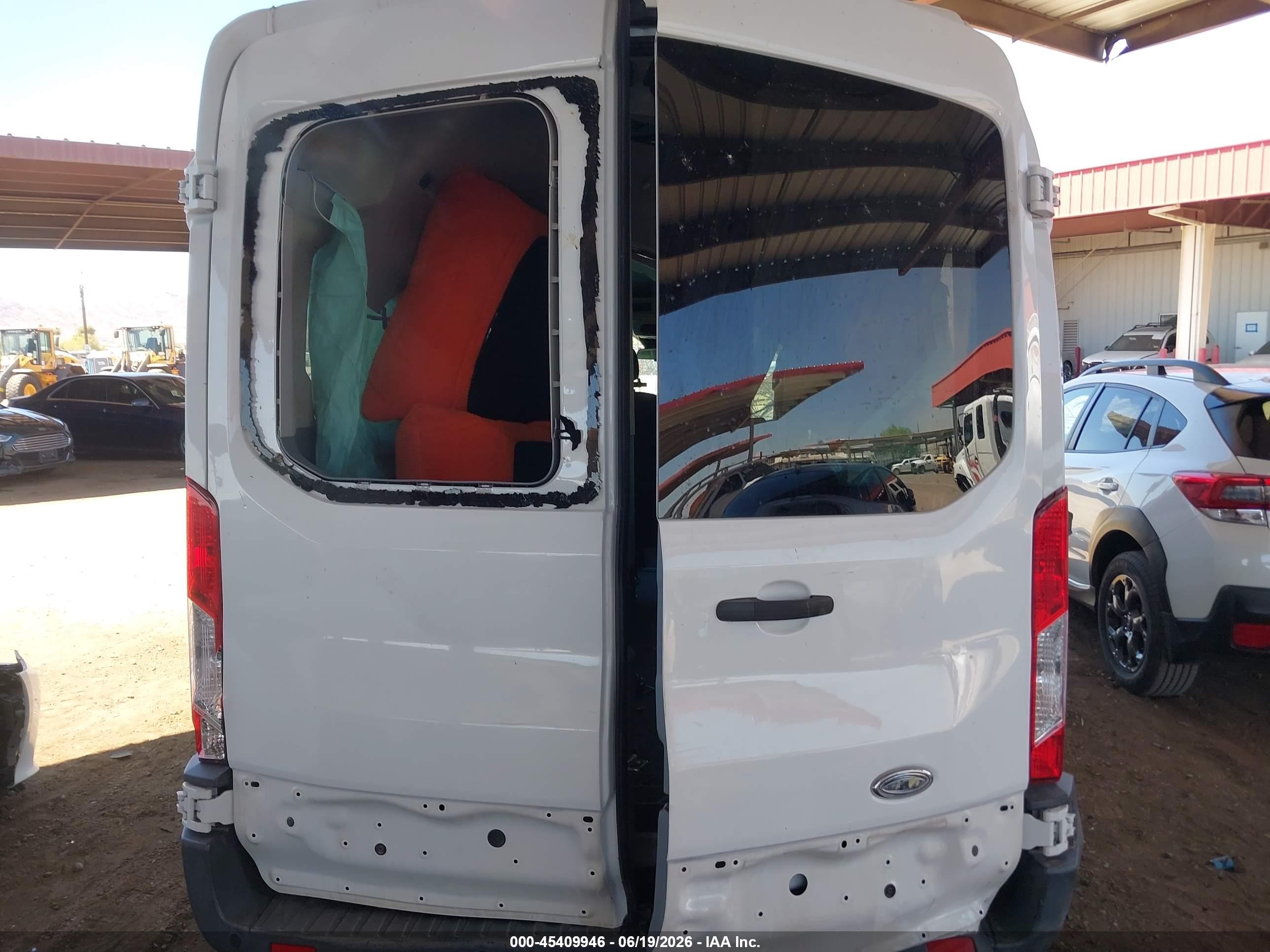 2015 Ford Transit-150 Xlt Белый vin: 1FMZK1CM3FKA28471