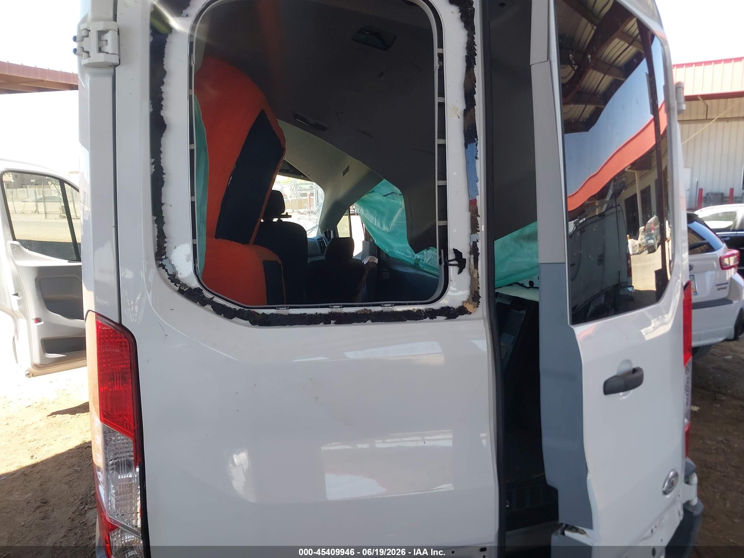 2015 Ford Transit-150 Xlt Белый vin: 1FMZK1CM3FKA28471