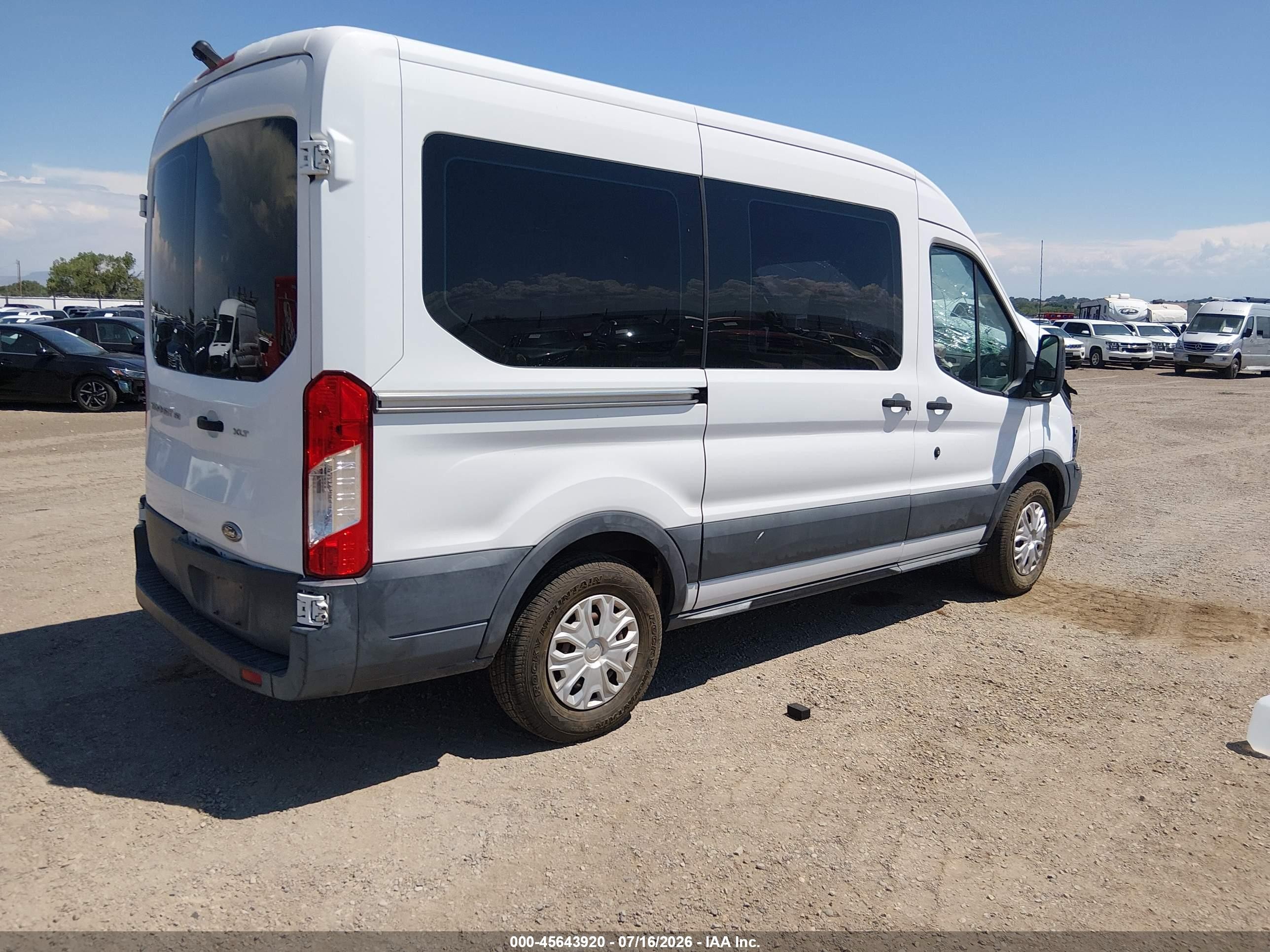 2015 Ford Transit-150 Xlt White vin: 1FMZK1CM9FKB22533