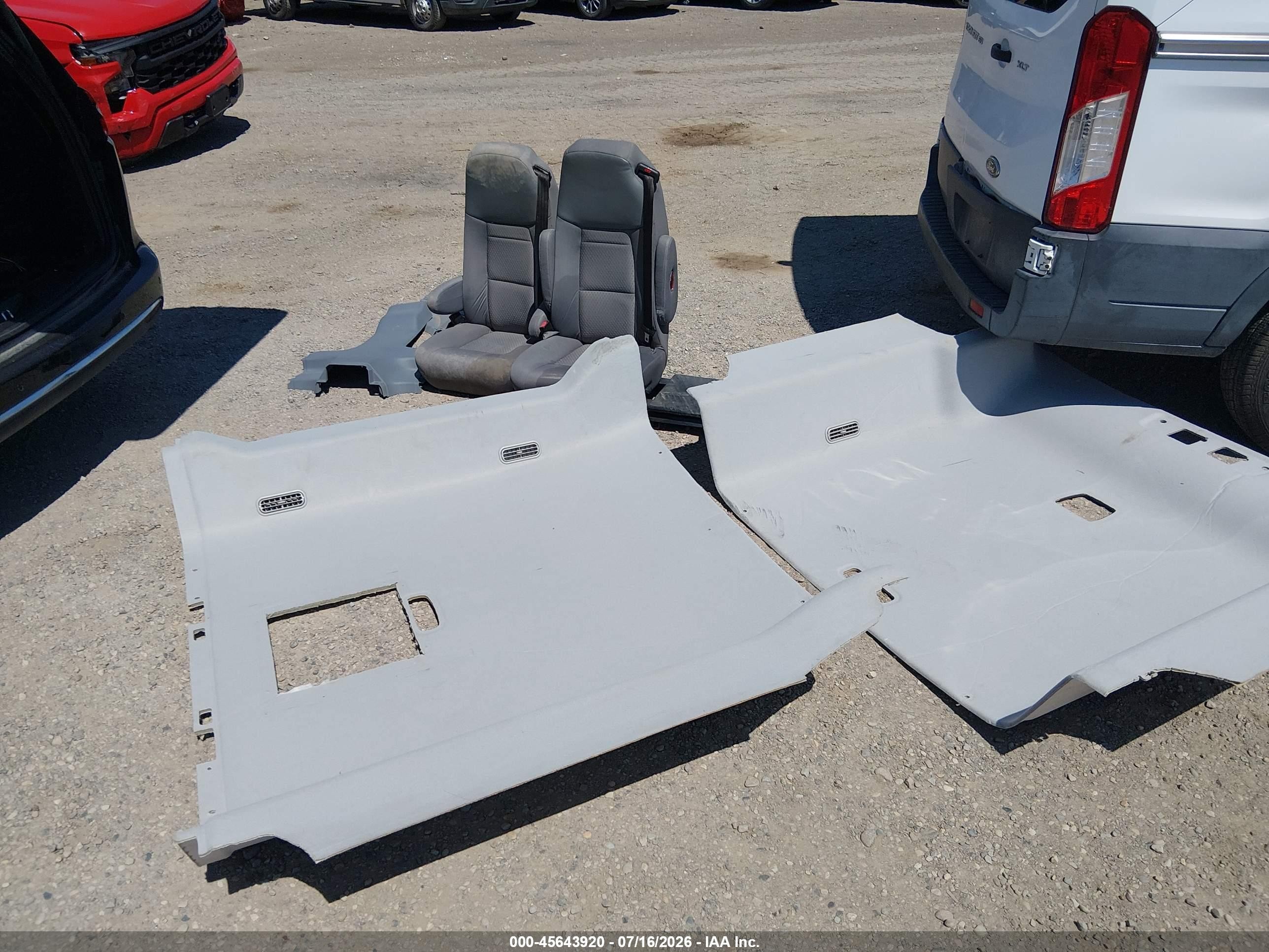 2015 Ford Transit-150 Xlt White vin: 1FMZK1CM9FKB22533