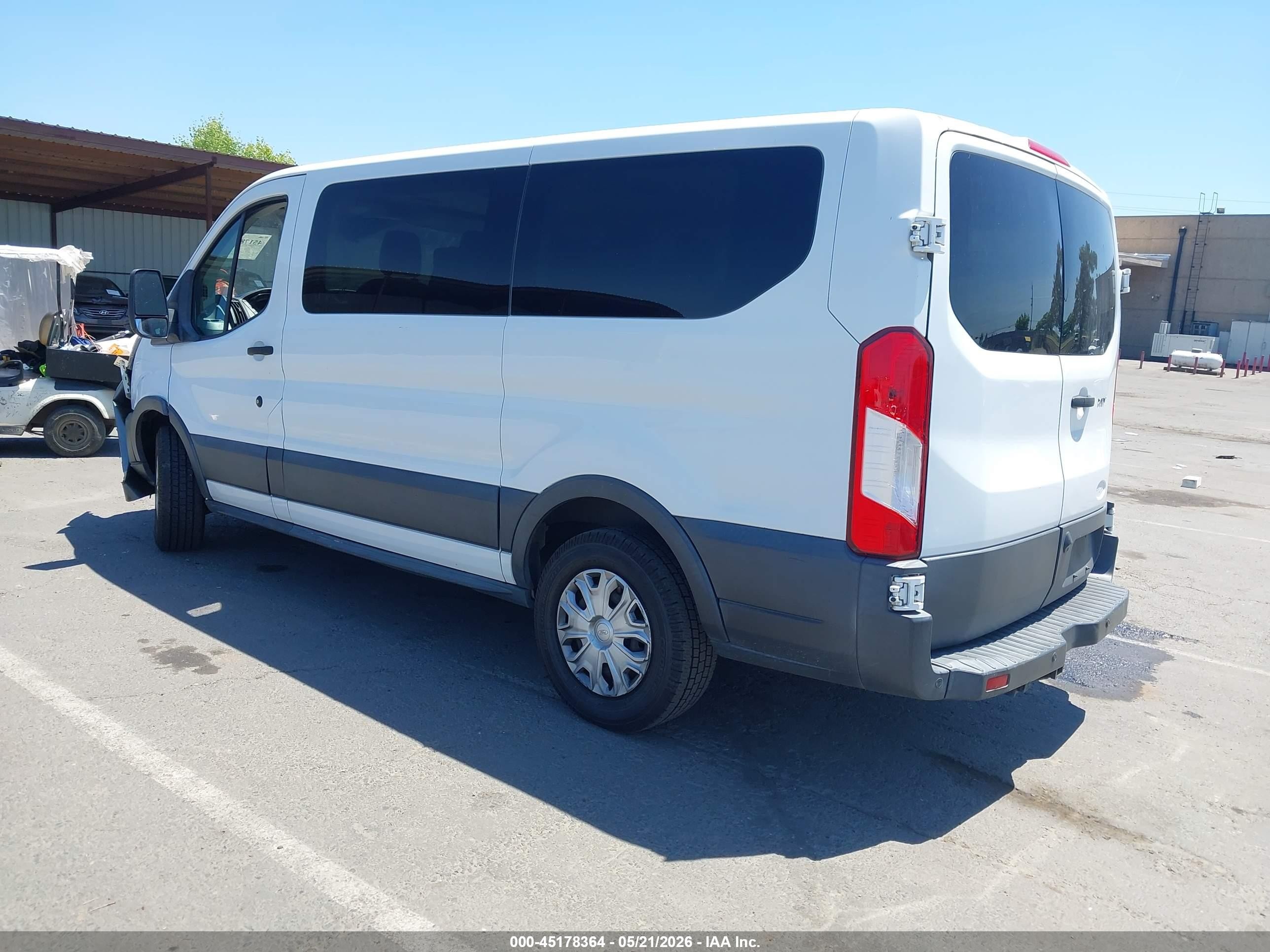 2015 Ford Transit-150 Xlt White vin: 1FMZK1YM1FKA67276