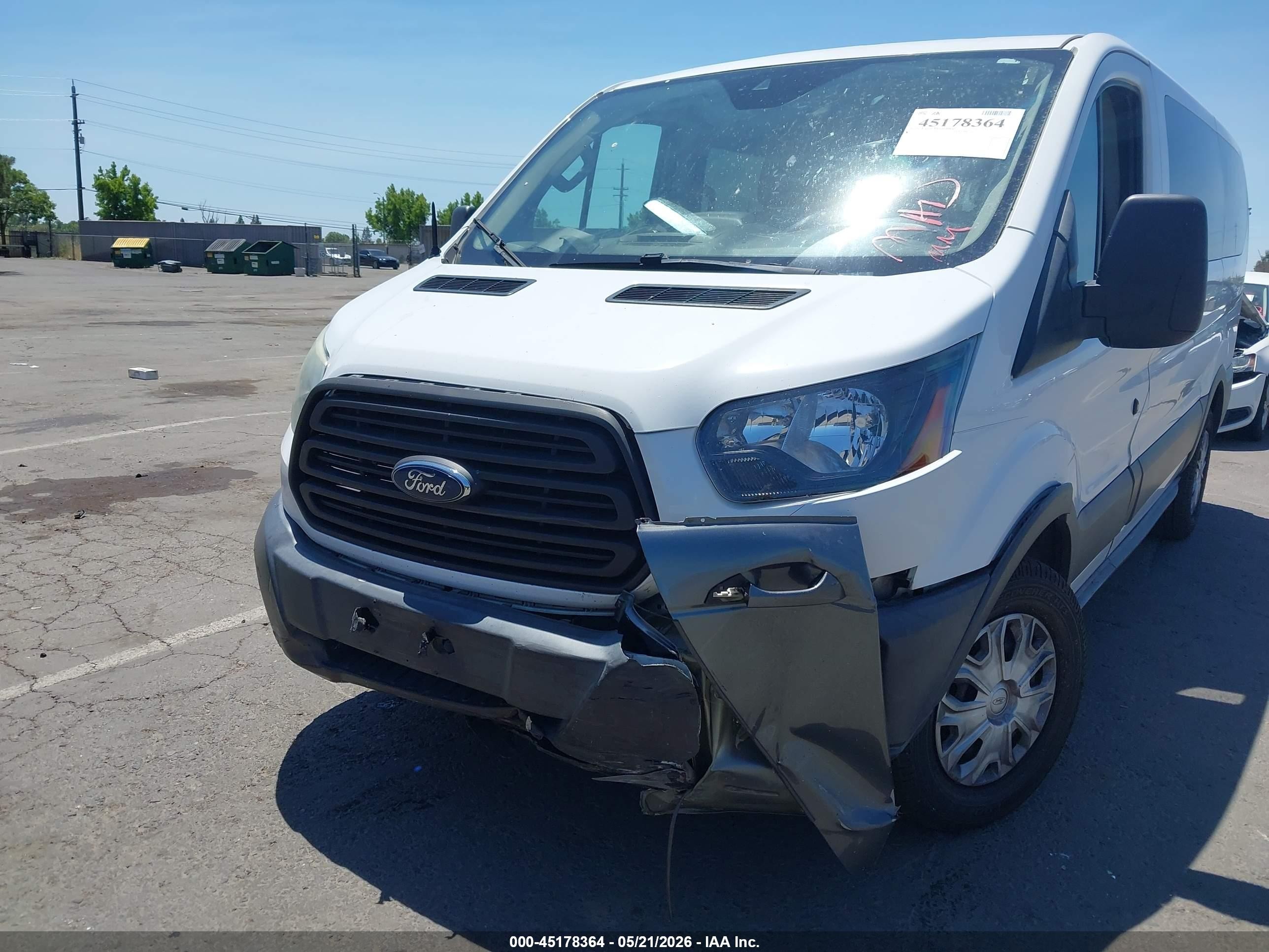 2015 Ford Transit-150 Xlt White vin: 1FMZK1YM1FKA67276