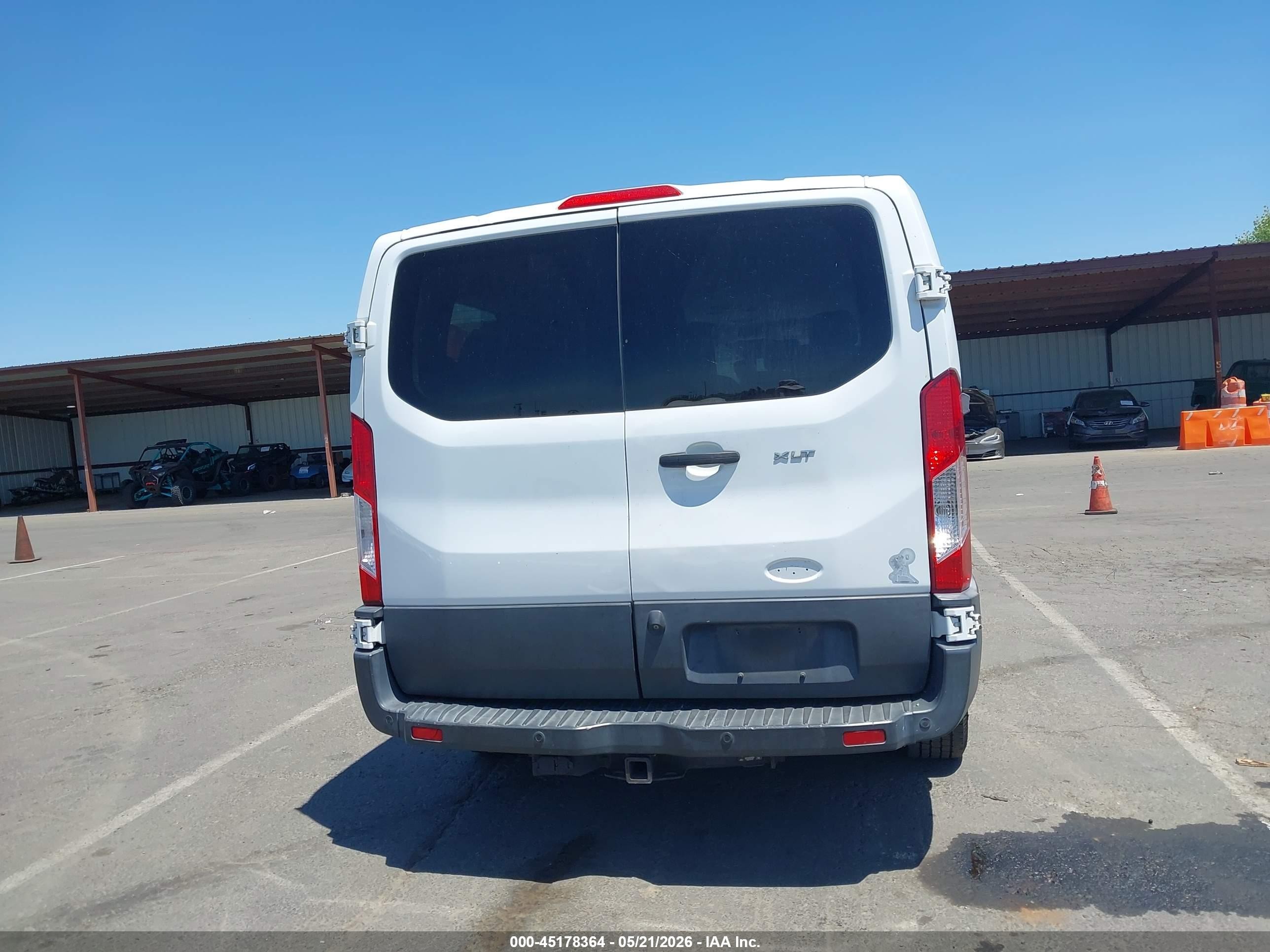 2015 Ford Transit-150 Xlt White vin: 1FMZK1YM1FKA67276