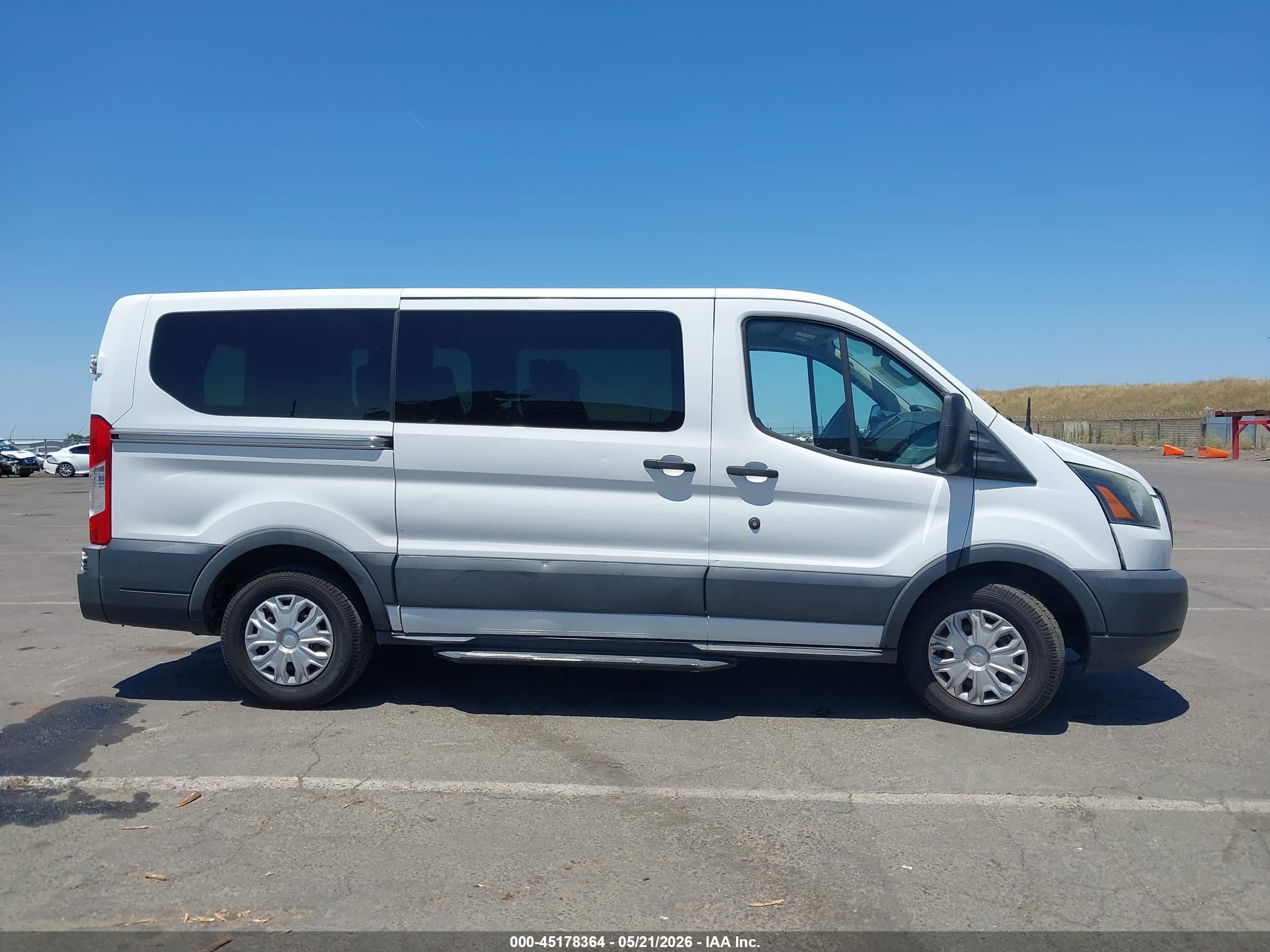 2015 Ford Transit-150 Xlt White vin: 1FMZK1YM1FKA67276