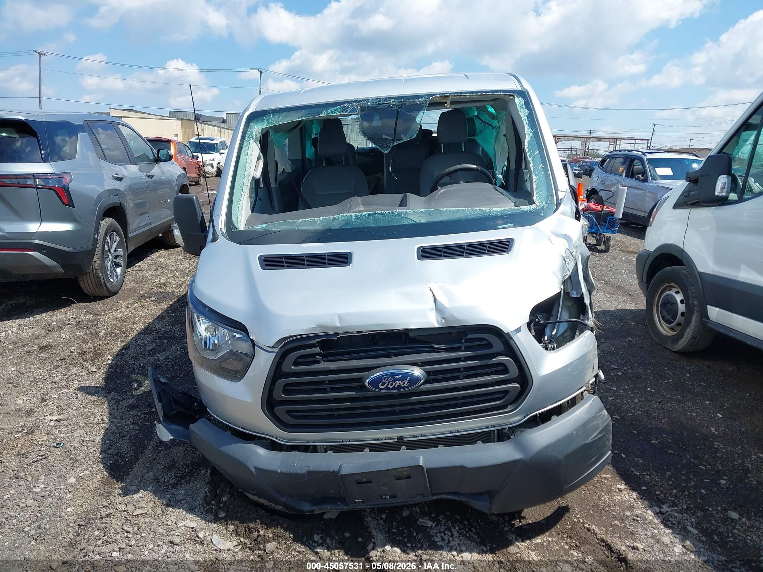 2017 Ford Transit-150 Xl Silver vin: 1FMZK1YM6HKA75604