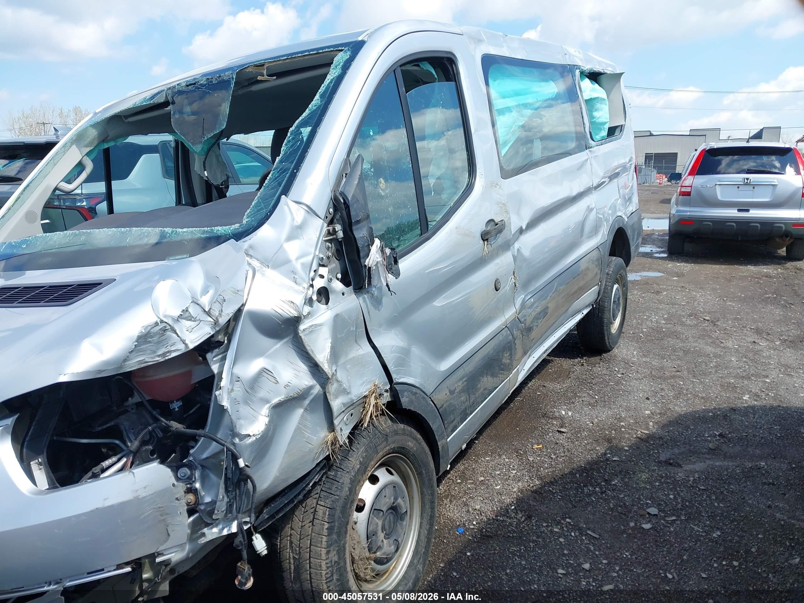 2017 Ford Transit-150 Xl Silver vin: 1FMZK1YM6HKA75604