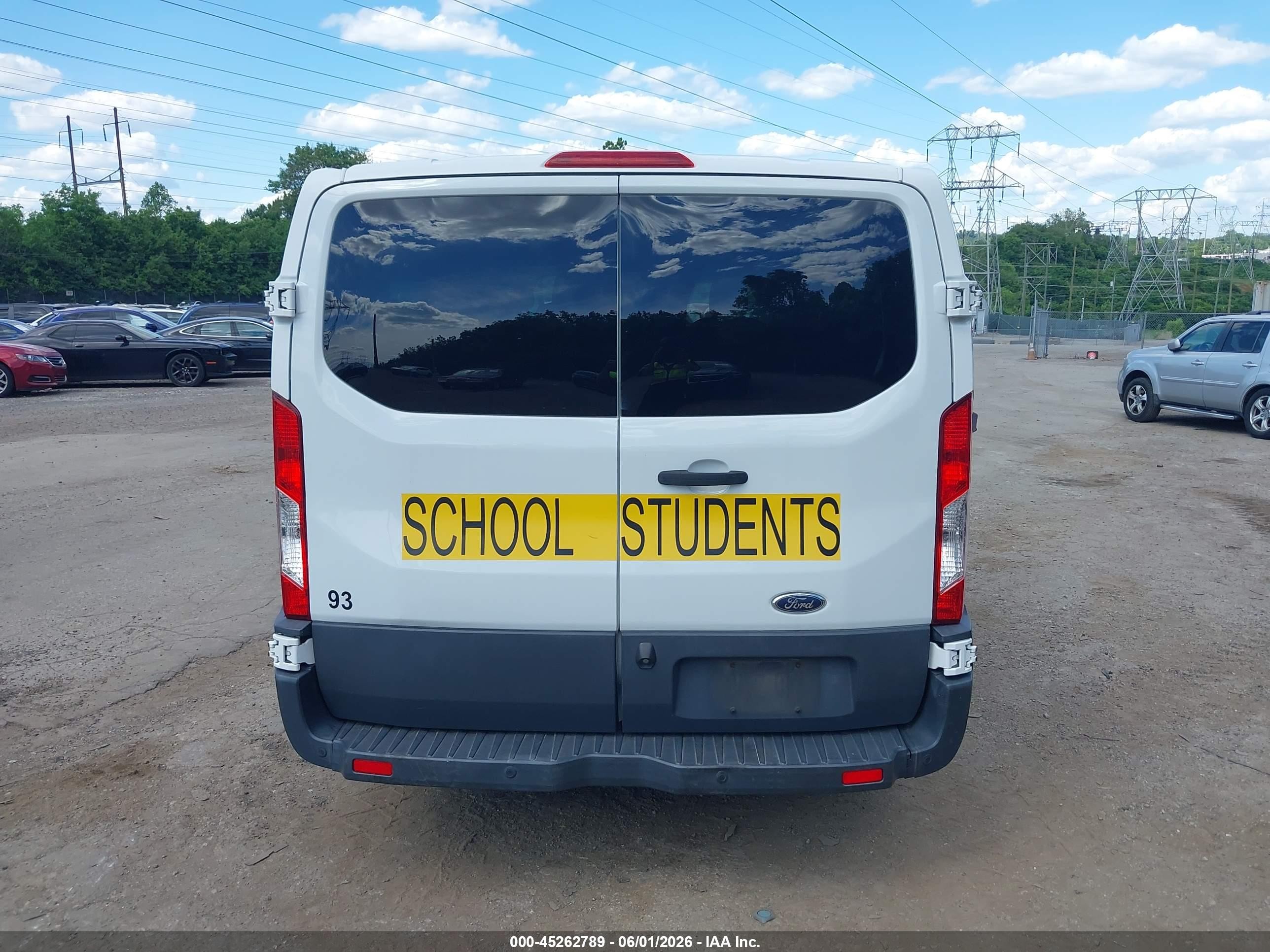 2015 Ford Transit-150 Xlt White vin: 1FMZK1YM8FKA97679