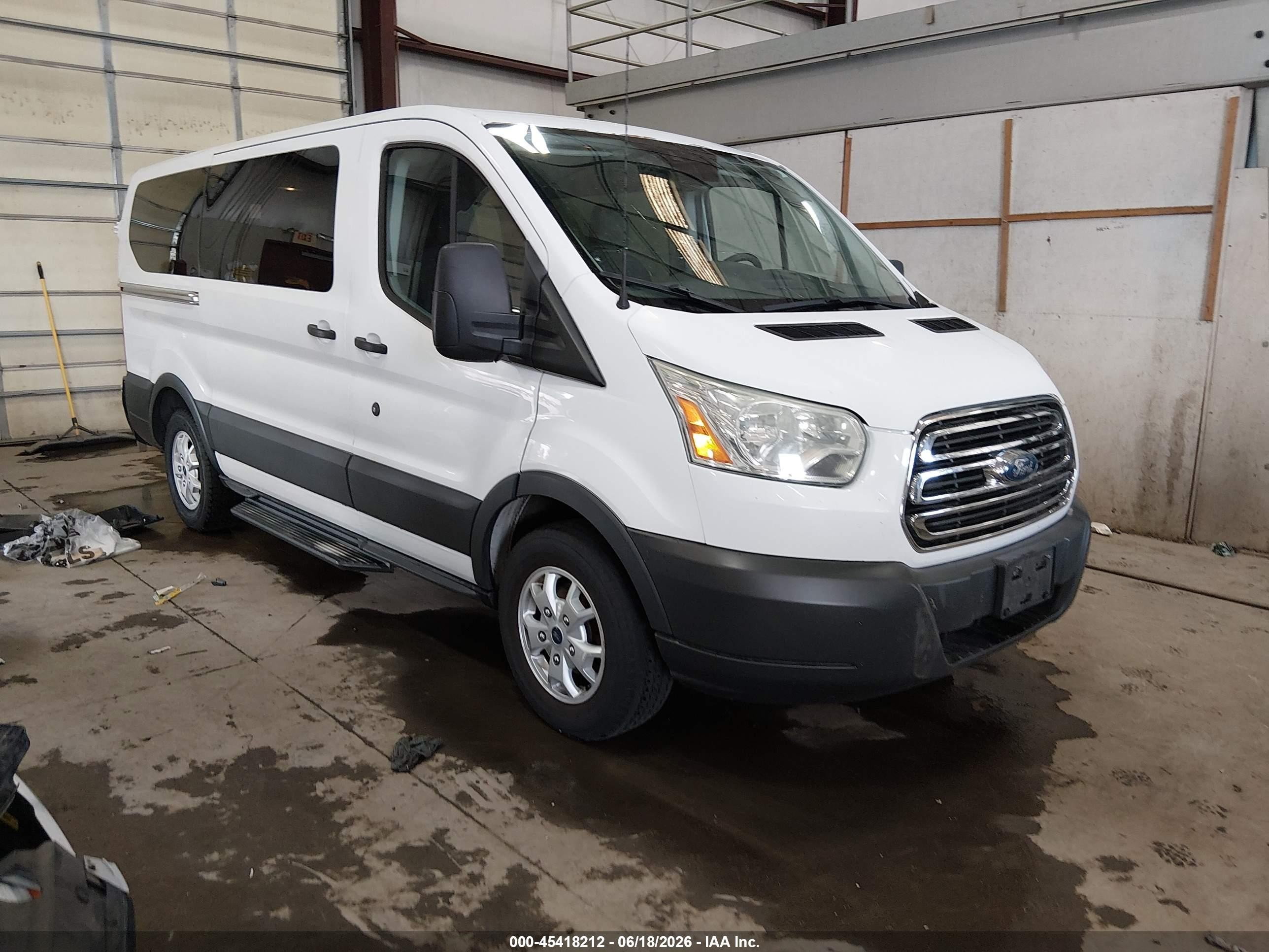 2015 Ford Transit-150 Xlt White vin: 1FMZK1YMXFKB16409