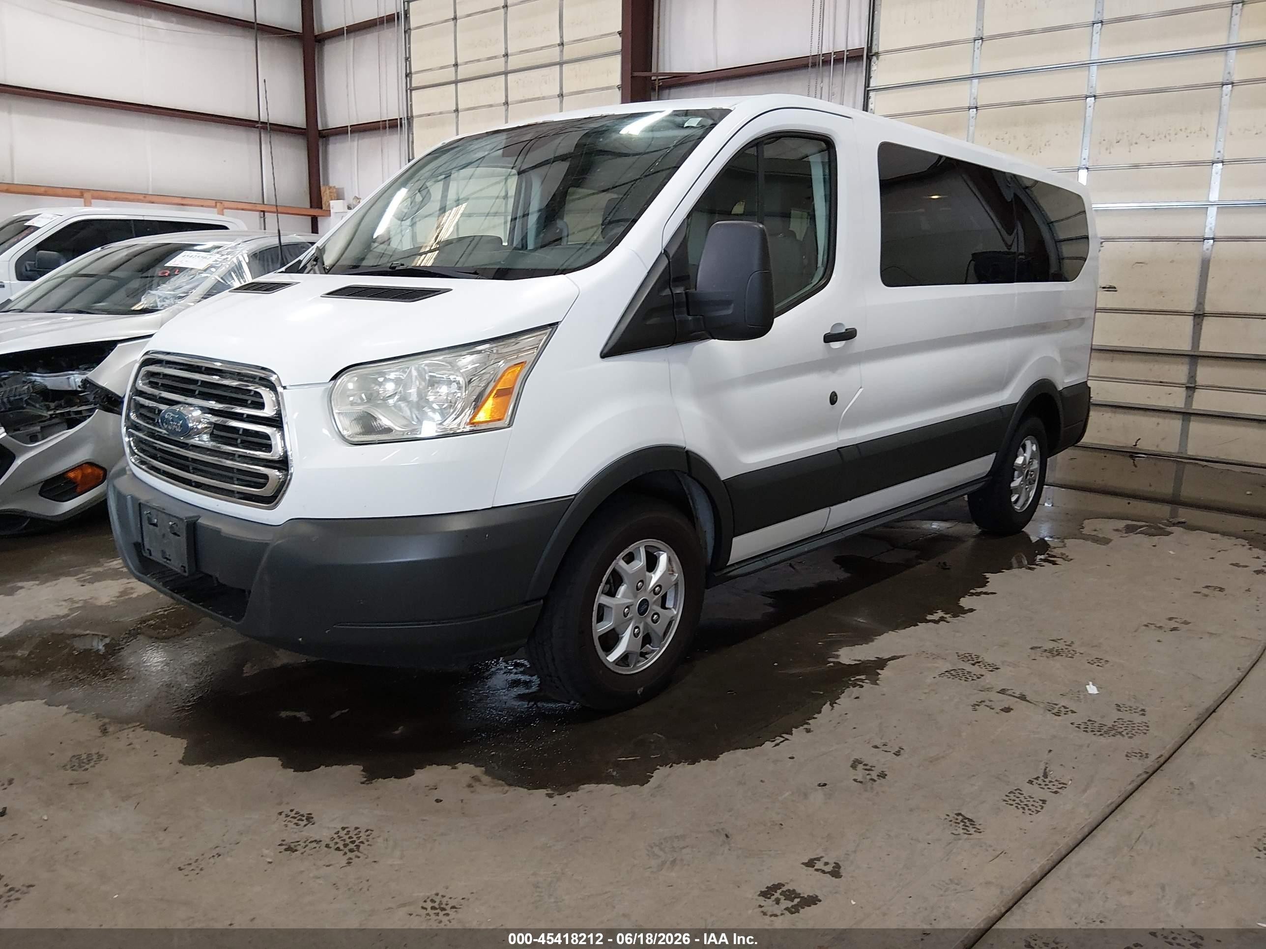 2015 Ford Transit-150 Xlt White vin: 1FMZK1YMXFKB16409