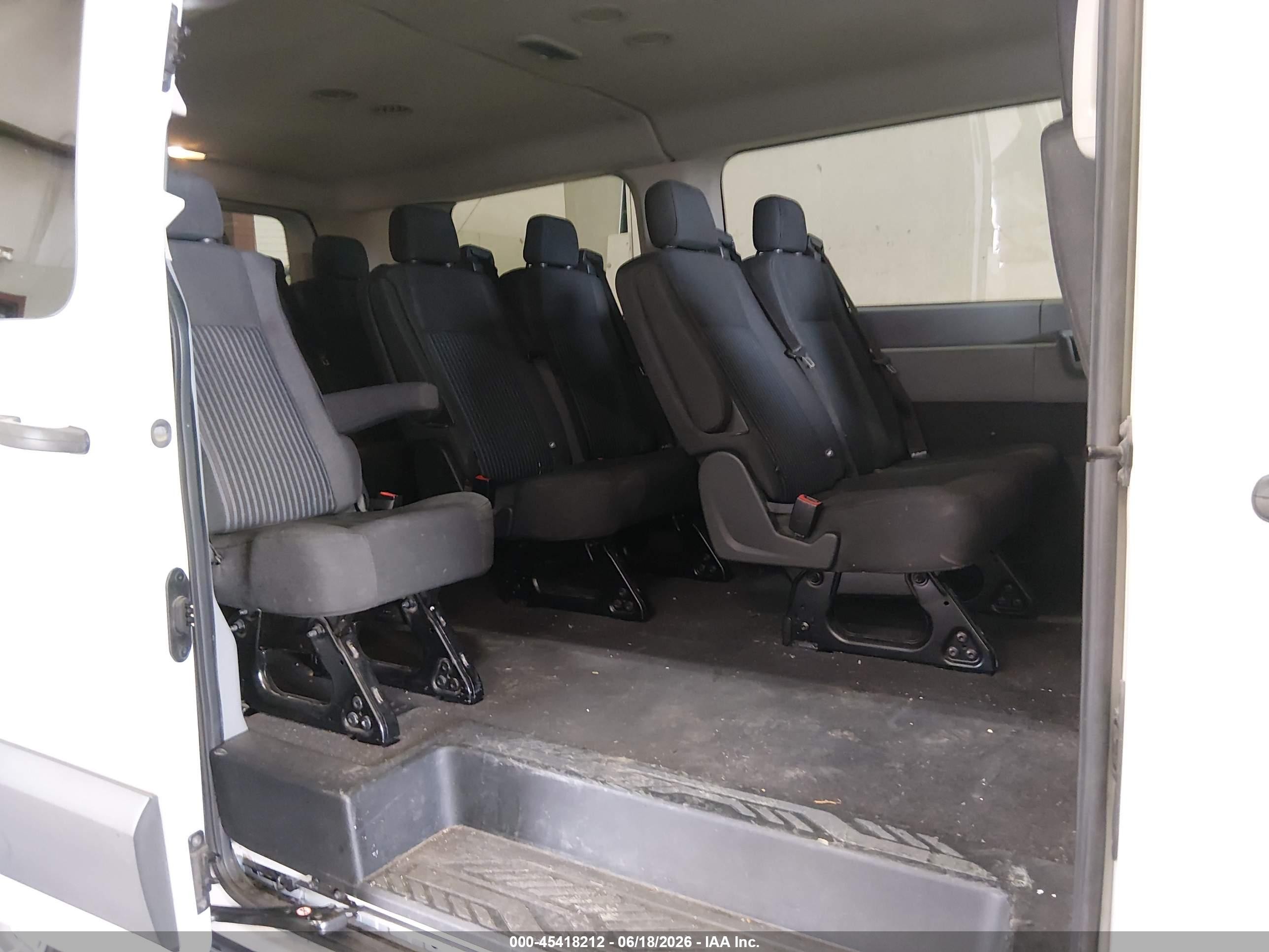 2015 Ford Transit-150 Xlt White vin: 1FMZK1YMXFKB16409