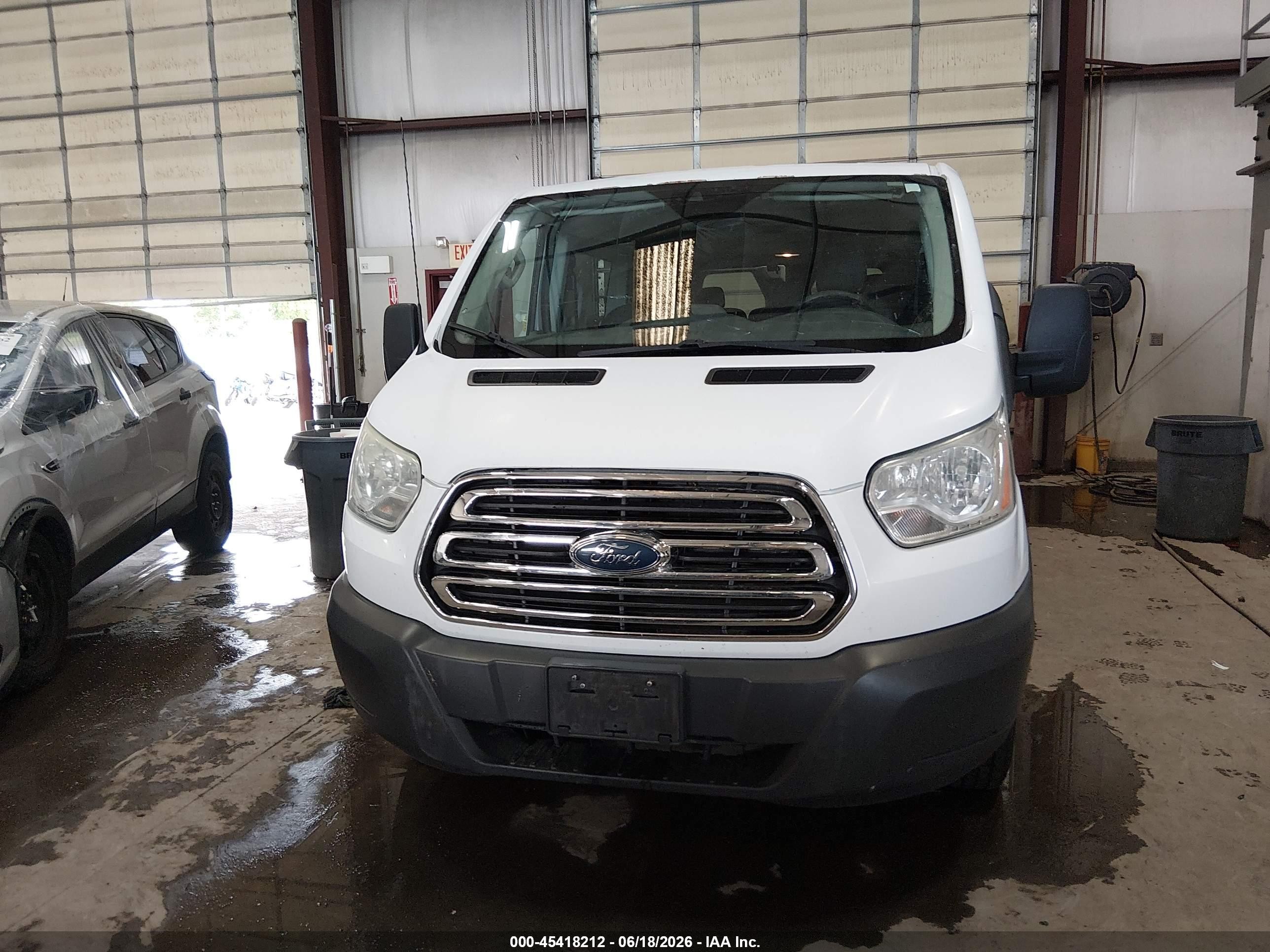 2015 Ford Transit-150 Xlt White vin: 1FMZK1YMXFKB16409