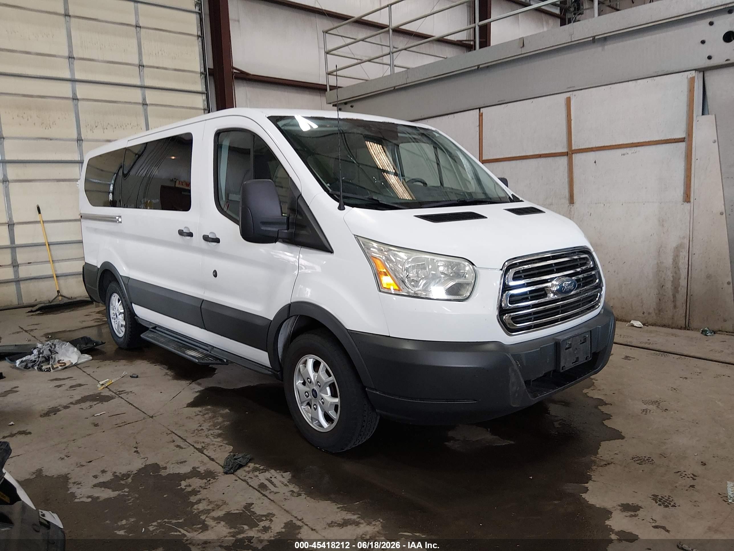 2015 Ford Transit-150 Xlt White vin: 1FMZK1YMXFKB16409