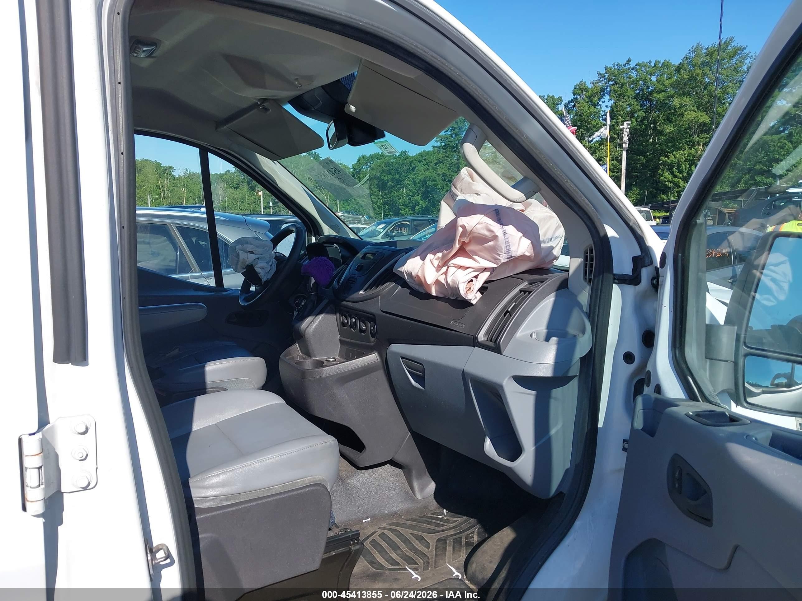 2015 Ford Transit T-150 White vin: 1FMZK1ZM7FKB26605