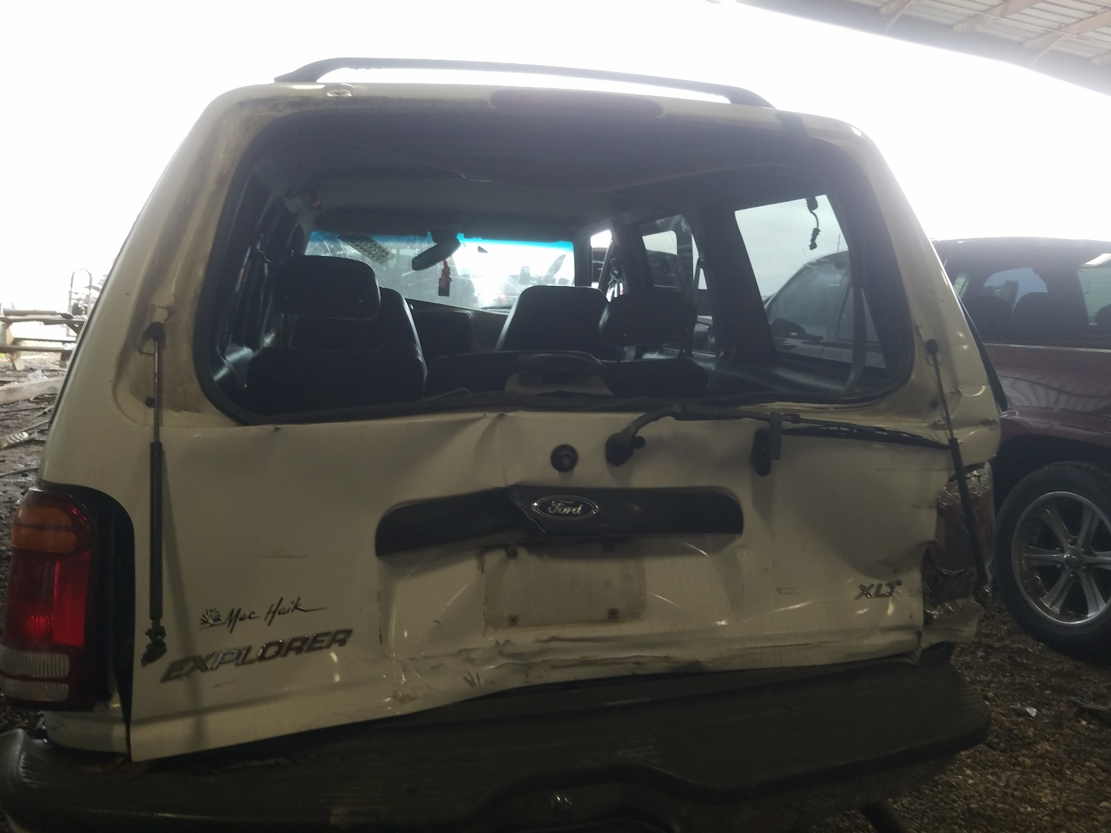 1998 Ford Explorer White vin: 1FMZU32E2WZA28646