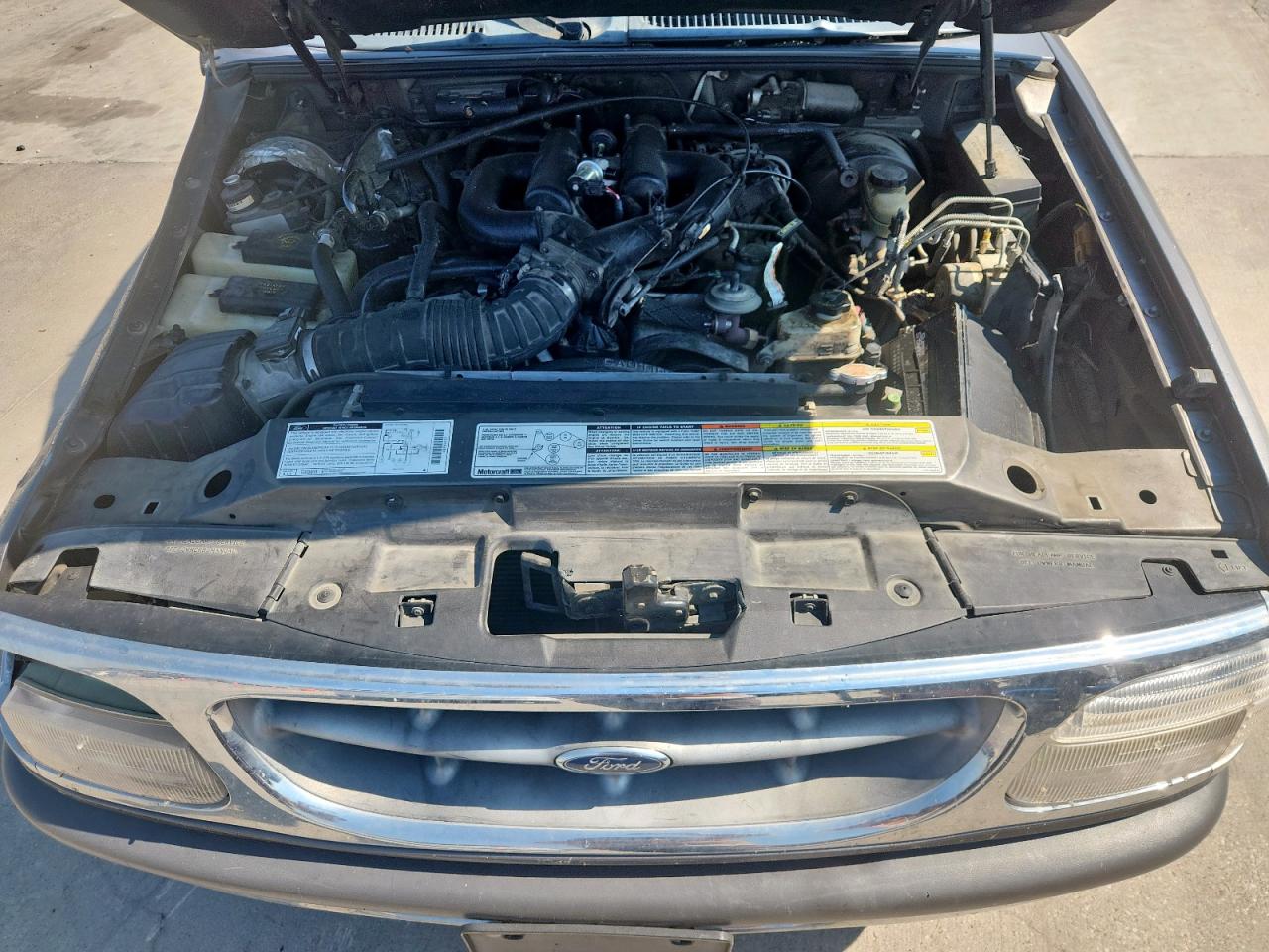 1998 Ford Explorer Gray vin: 1FMZU32E3WZB29520