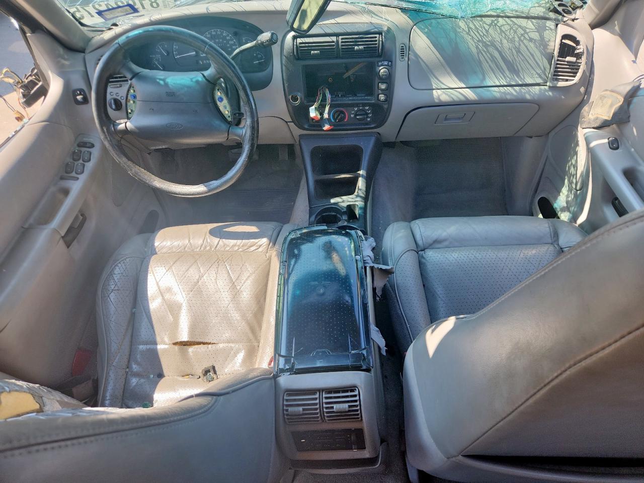 1998 Ford Explorer Gray vin: 1FMZU32E3WZB29520